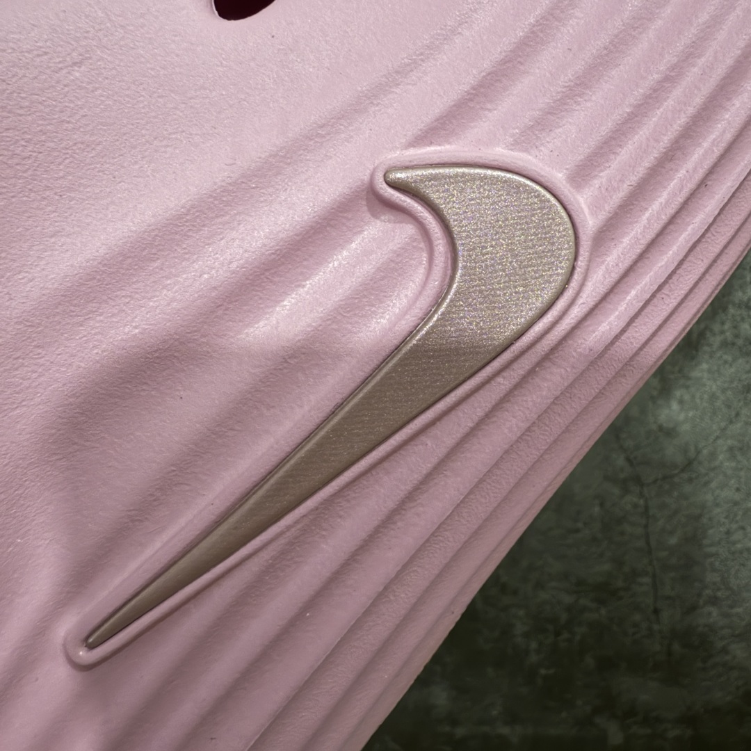 图片[3]-【LW版本】Nike Reactx Rejuven 8 耐克新款夏季沙滩凉鞋拖鞋洞洞鞋 HV5060-600 市场最高版本 没有之一 品质细节远远超越市面版本 欢迎对比 脚感材料都是原版同步 比市场货好太多 正确组合底 超高清洁度 完美版型 区别市面通货 采用质感柔软且出众回弹的 ReactX泡绵，发泡组合大底 脚感十分舒适，缔造非凡舒适的日常穿着体验，助你保持活力。  尺码：36-49.5 建议选大半码到一码-选品中心