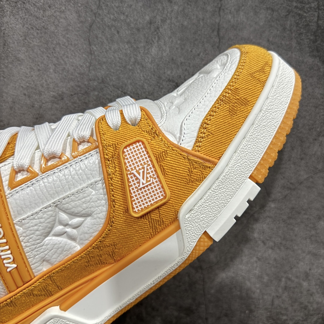 图片[6]-【顶级性价比版本】LV Trainer 白黄牛仔 双层飞机礼盒 中高端品质 价格超值不杀猪 非市面假特价版本 广东产 顶级品质 真材实料 不偷材料 市售数一数二的好货 放眼市场同价格绝对找不到比他更好的货⚠️ 工厂长期补货 价格优势供应 所有配色均原版购入开发打造 正确原版 超高还原度 空胶工艺 各细节到位 鞋面为细柔小牛皮 厚实织物鞋带正确扣子配件 正确牛仔布料无色差 图案对版对位 白色软质荔枝皮 老花压印到位 细节 版型全都没毛病 正确鞋垫 中高端零售 杀猪这个版本没毛病 品质见实拍 无需过多文案赘述！ 尺码： 35-45-选品中心