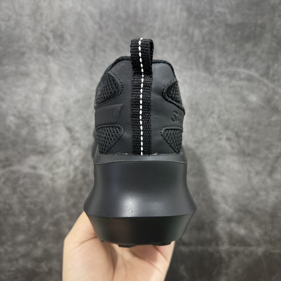 图片[4]-【巅峰版】CDG x Salomon 萨洛蒙 联名款XT-6 系列 厚底 休闲 运动鞋 原版购入开发 做货 独立私模 原材料打造 一比一原版细节 延续品牌设计基因，融合简约的设计和实用的技术性 联名鞋款依旧是黑白简约配色，鞋身上的品牌字样也体现出极简主义的设计风格 搭配Contagrip 橡胶厚底鞋底设计，重新演绎的鞋面部分则以Pulsar Advanced袜套式轮廓替换了之前抽绳鞋带 并饰有网眼、抗撕裂材质鞋面、防水胶条以及尼龙拉环等细节 面料： 原版定制进口科技面料 内里： 原版进口透气网里 大底： 原版开模超轻发泡材质 底厚： 6.5CM 尺码：35-40-选品中心