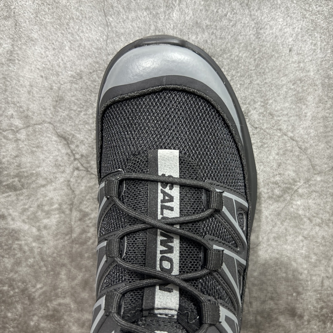 图片[5]-【巅峰版】CDG x Salomon 萨洛蒙 联名款XT-6 系列 厚底 休闲 运动鞋 原版购入开发 做货 独立私模 原材料打造 一比一原版细节 延续品牌设计基因，融合简约的设计和实用的技术性 联名鞋款依旧是黑白简约配色，鞋身上的品牌字样也体现出极简主义的设计风格 搭配Contagrip 橡胶厚底鞋底设计，重新演绎的鞋面部分则以Pulsar Advanced袜套式轮廓替换了之前抽绳鞋带 并饰有网眼、抗撕裂材质鞋面、防水胶条以及尼龙拉环等细节 面料： 原版定制进口科技面料 内里： 原版进口透气网里 大底： 原版开模超轻发泡材质 底厚： 6.5CM 尺码：35-40-选品中心