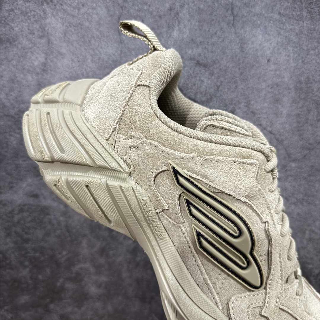 图片[7]-【XA纯原】最新外贸批次 Balenciaga巴黎世家16代 MONDAY 卡其色麂皮 其前卫的设计、夸张的体积和反光细节赋予其特别的轮廓 采用头层牛皮材质制成，带来良好脚感，外观全新造型，鞋身富有潮流感且易穿搭，正确做旧，多层组合橡胶大底防滑耐磨 尺码：35 36 37 38 39 40 41 42 43 44 45 46-选品中心