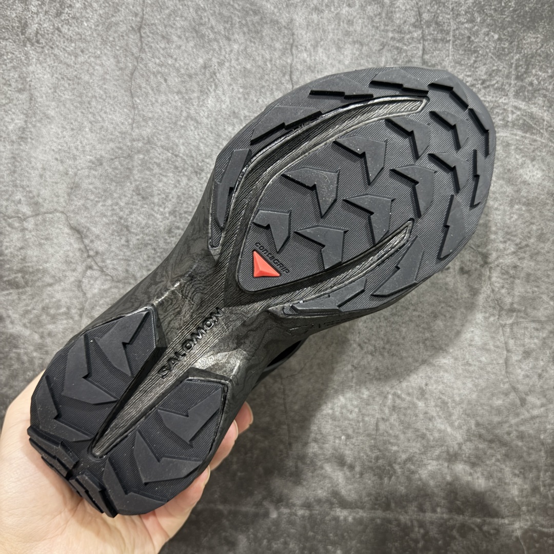 图片[9]-【巅峰版】SALOMON萨洛蒙 XT PU.RE ADVANCED 舒适百搭耐磨 低帮 越野跑步鞋 男女同款 黑色 474460 萨洛蒙潮流越野机能户外功能鞋 纯原外贸平台特供订单 耗时半年巨作 全套原纸板楦头开发 原厂特供网布配套加持 确保原汁原味 完美呈现版型 原档数据独家私模五层组合大底 男女鞋同步官方开发至46.5 原装Ortholite轻量化鞋垫 中底布带钢印编号 原厂TPU锁扣 进口港宝加持 后跟自然饱满 还原公司包裹性 基于 SALOMON 初代 XT 鞋身造型并搭载 4D ADVANCED CHASSIS™ 大底打造而成 带来了多项足部控制与保护等功能性 如在运动过程中控制左右晃动的过程而提高稳定性、改善长途越野过程中足中到足尖的过渡、提高感知岩石的精确度以抵抗尖锐物体对脚底的伤害以及采用动态缓冲来增强穿着舒适感 从而减轻疲劳感 使其成为一双舒适且安全的户外之履 尺码：36 36.5 37.5 38 38.5 39 40 40.5 41 42 42.5 43 44 44.5 45-选品中心