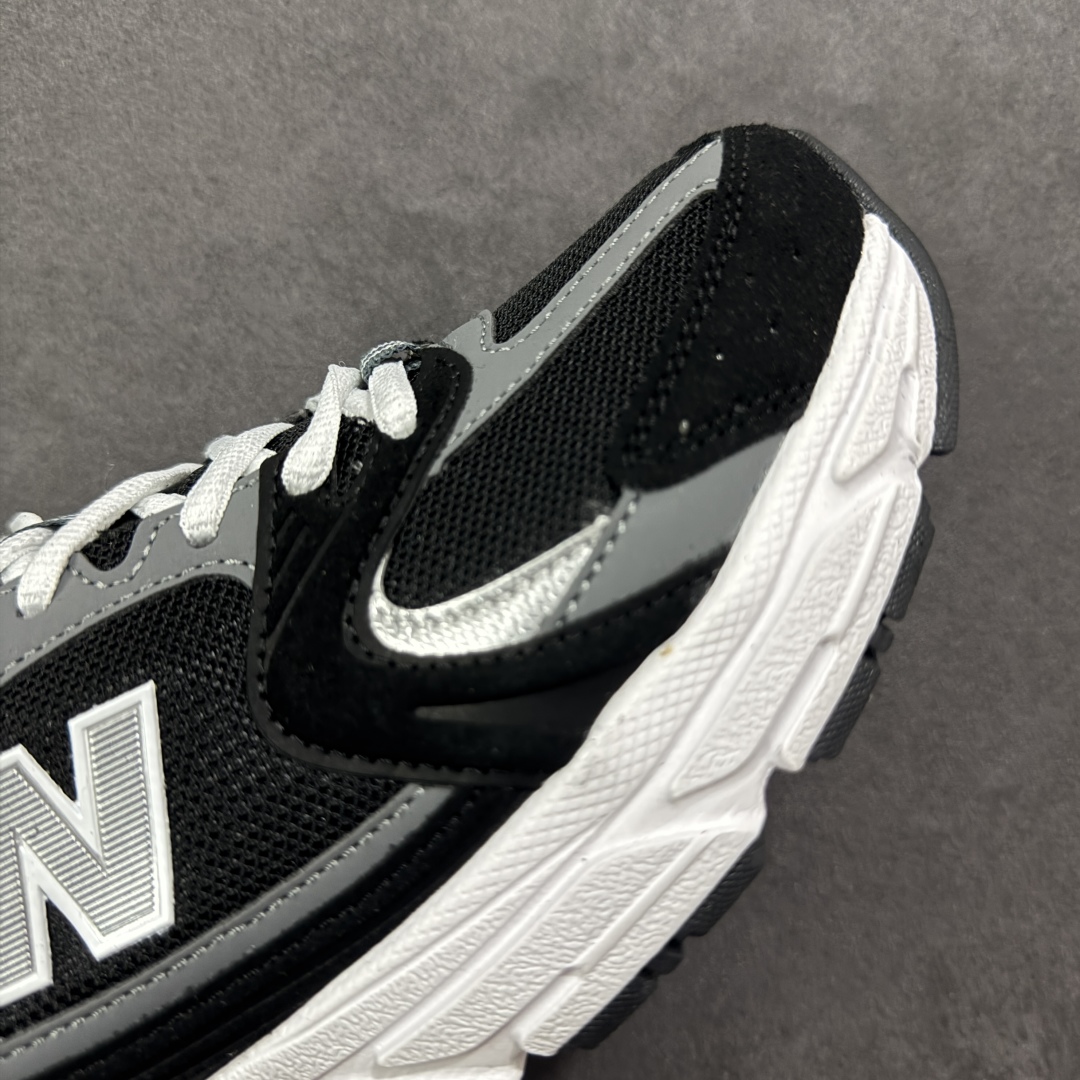 图片[5]-【K8版本】New Balance NB530 新百伦复古透气跑步鞋 抛弃过往以皮革为主的人气轮廓 以极具复古风范的跑鞋外观呈现 设计上全鞋以简约清爽的纯白色作基底 鞋身覆盖大面积织物网眼材质 并于鞋头、鞋带孔眼片等细节处点缀对比鲜明的反光银镀层凸显 鞋舌、侧身等位置则辅以一贯的「N」字标志和品牌徽标彰显身份 最后通过搭载的 ABZORB 缓震中底完善整体造型 货号：MR530CC 尺码：36-45带半码-选品中心