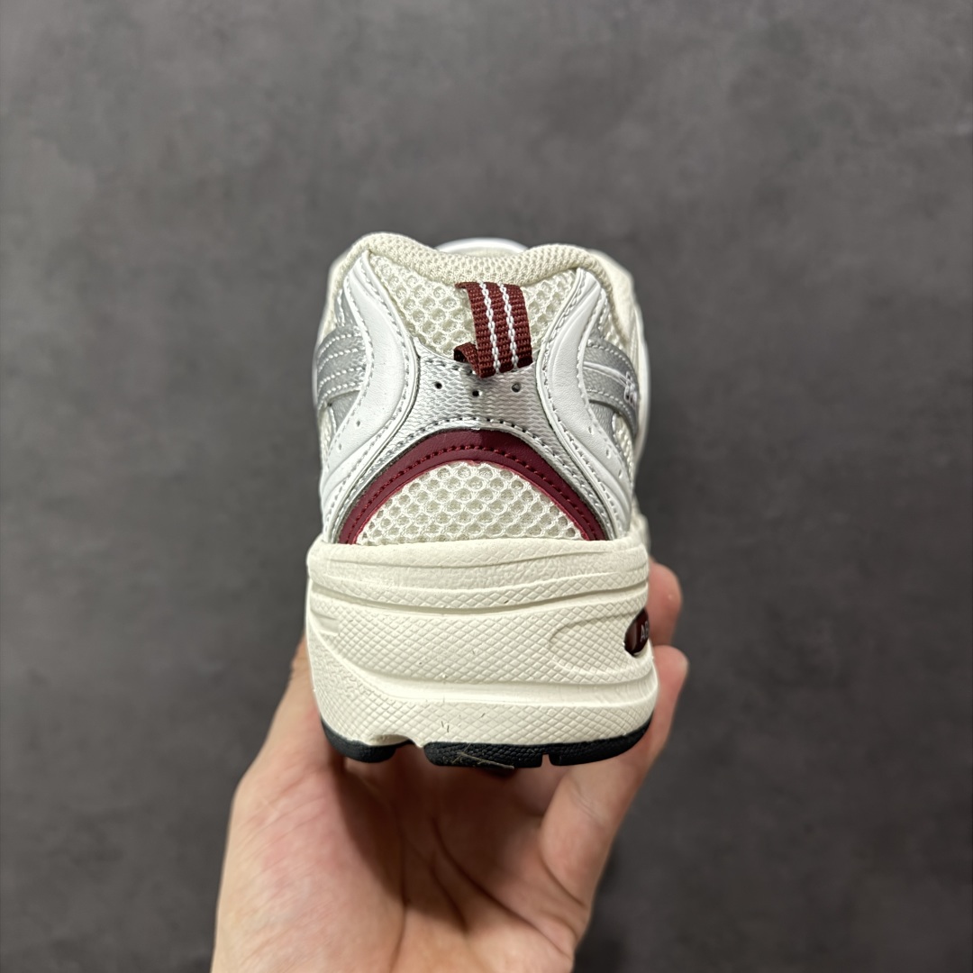 图片[4]-【K8版本】New Balance NB530 新百伦复古透气跑步鞋 抛弃过往以皮革为主的人气轮廓 以极具复古风范的跑鞋外观呈现 设计上全鞋以简约清爽的纯白色作基底 鞋身覆盖大面积织物网眼材质 并于鞋头、鞋带孔眼片等细节处点缀对比鲜明的反光银镀层凸显 鞋舌、侧身等位置则辅以一贯的「N」字标志和品牌徽标彰显身份 最后通过搭载的 ABZORB 缓震中底完善整体造型 货号：MR530SZ 尺码：36-45带半码-选品中心