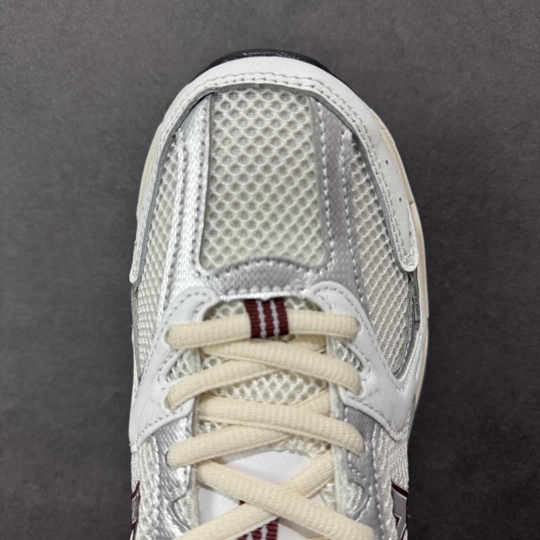 图片[8]-【K8版本】New Balance NB530 新百伦复古透气跑步鞋 抛弃过往以皮革为主的人气轮廓 以极具复古风范的跑鞋外观呈现 设计上全鞋以简约清爽的纯白色作基底 鞋身覆盖大面积织物网眼材质 并于鞋头、鞋带孔眼片等细节处点缀对比鲜明的反光银镀层凸显 鞋舌、侧身等位置则辅以一贯的「N」字标志和品牌徽标彰显身份 最后通过搭载的 ABZORB 缓震中底完善整体造型 货号：MR530SZ 尺码：36-45带半码-选品中心