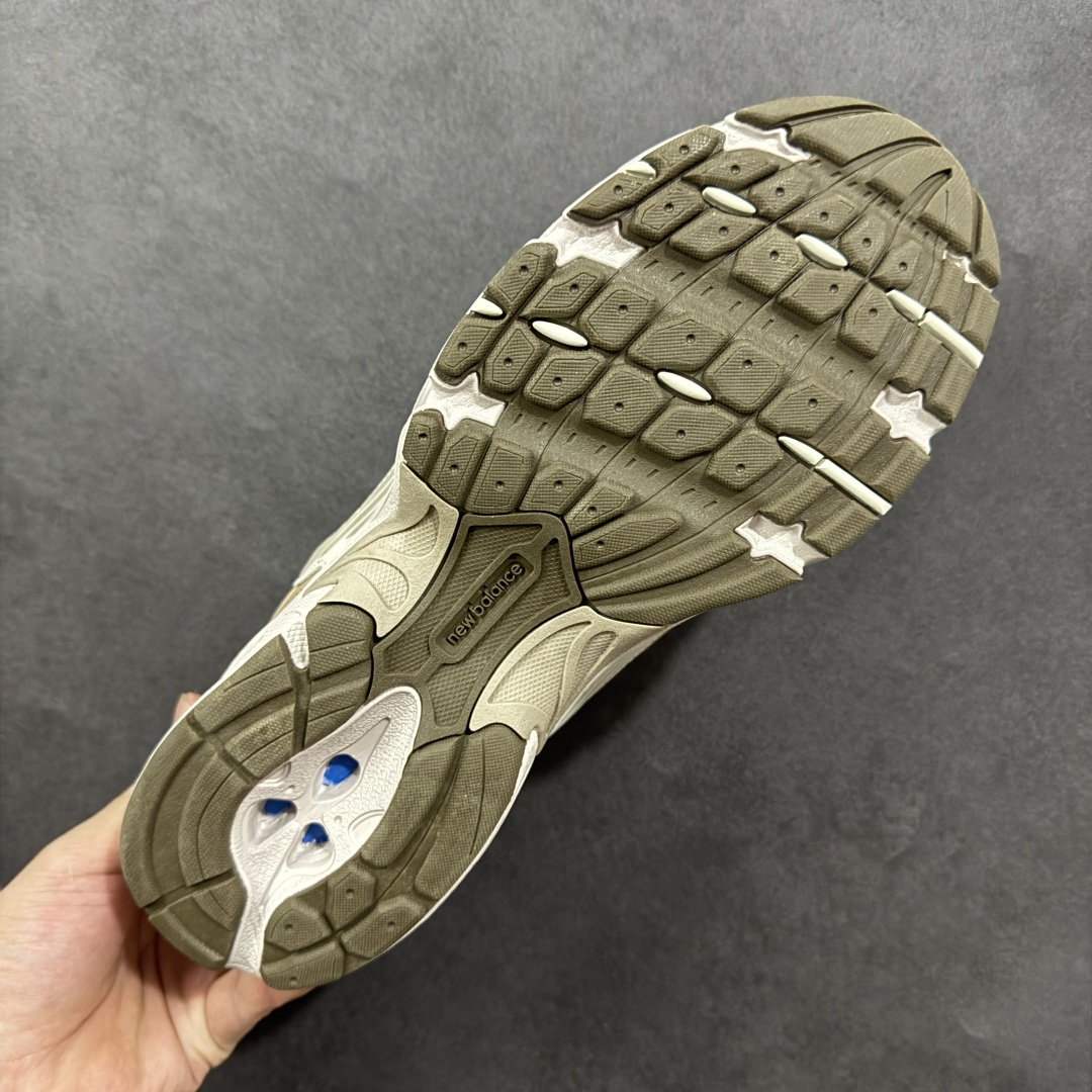 图片[9]-【K8版本】New Balance NB530 新百伦复古透气跑步鞋 抛弃过往以皮革为主的人气轮廓 以极具复古风范的跑鞋外观呈现 设计上全鞋以简约清爽的纯白色作基底 鞋身覆盖大面积织物网眼材质 并于鞋头、鞋带孔眼片等细节处点缀对比鲜明的反光银镀层凸显 鞋舌、侧身等位置则辅以一贯的「N」字标志和品牌徽标彰显身份 最后通过搭载的 ABZORB 缓震中底完善整体造型 货号：MR530KOB 尺码：36-45带半码-选品中心