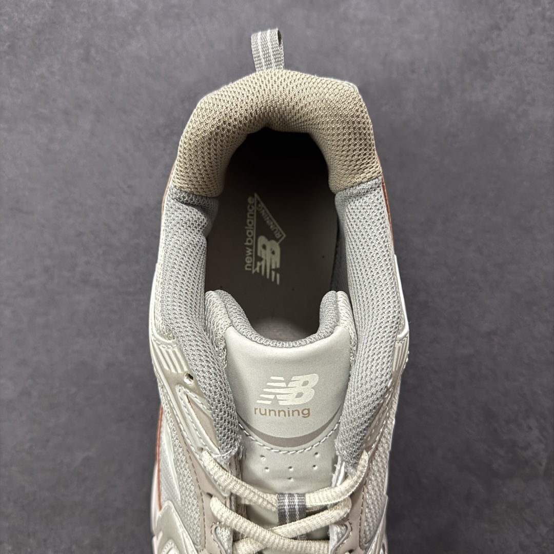 图片[7]-【K8版本】New Balance NB530 新百伦复古透气跑步鞋 抛弃过往以皮革为主的人气轮廓 以极具复古风范的跑鞋外观呈现 设计上全鞋以简约清爽的纯白色作基底 鞋身覆盖大面积织物网眼材质 并于鞋头、鞋带孔眼片等细节处点缀对比鲜明的反光银镀层凸显 鞋舌、侧身等位置则辅以一贯的「N」字标志和品牌徽标彰显身份 最后通过搭载的 ABZORB 缓震中底完善整体造型 货号：MR530KOB 尺码：36-45带半码-选品中心