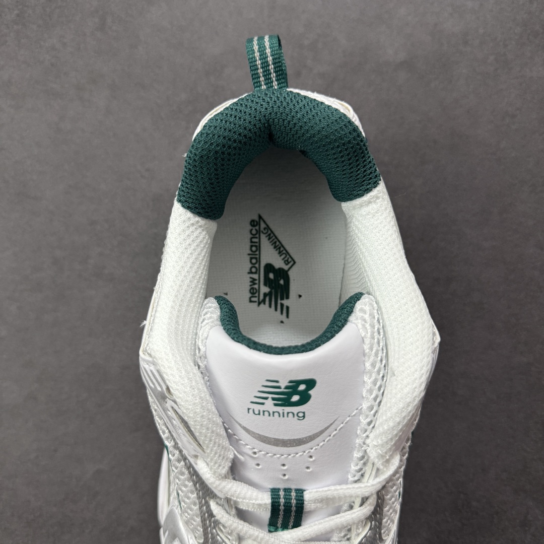图片[7]-【K8版本】New Balance NB530 新百伦复古透气跑步鞋 抛弃过往以皮革为主的人气轮廓 以极具复古风范的跑鞋外观呈现 设计上全鞋以简约清爽的纯白色作基底 鞋身覆盖大面积织物网眼材质 并于鞋头、鞋带孔眼片等细节处点缀对比鲜明的反光银镀层凸显 鞋舌、侧身等位置则辅以一贯的「N」字标志和品牌徽标彰显身份 最后通过搭载的 ABZORB 缓震中底完善整体造型 货号：MR530AB 尺码：36-45带半码-选品中心