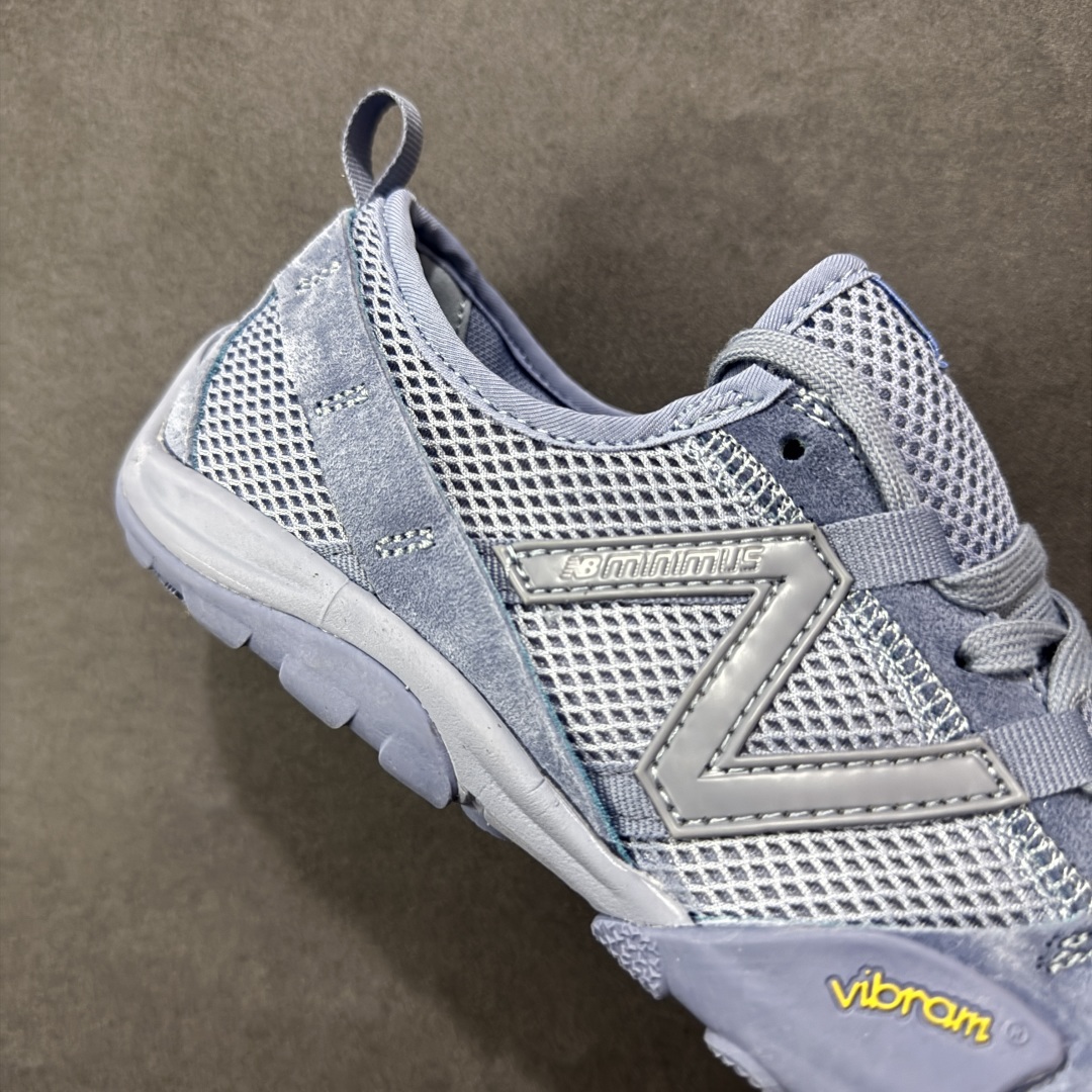 图片[6]-【正确版】ISSEY MIYAKE/ x New Balance NB MT10O 舒适时尚 减震耐磨 低帮 生活休闲鞋 ▪️New Balance MT10O休闲鞋是一款由New Balance与日本时尚品牌（ISSEY MIYAKE）携手打造的联名鞋款。MT10O的设计灵感源自“感官身体和赤足运动”的概念，旨在还原赤足行走的感受。它模仿脚的形状，降低了脚的高度和体积，同时保留了越野跑的元素。鞋面采用轻质网布与柔软皮革相结合，既保证了透气性，又增添了质感。细绳鞋带的设计简约而不失时尚感。鞋底采用Vibram橡胶大底，赋予卓越的抓地力，适合多种地形穿着。中底采用薄薄的缓冲层，提供舒适的穿着体验。鞋身紧贴脚面，形成良好的包裹性，减少脚在鞋内的移动与摩擦。4毫米的低坡差设计更适合自然的中足落地方式，尽可能贴近地面，让穿着者能够更贴近地面，感受大自然的每一丝呼吸。 货号：MT10OAD 尺码：36-45-选品中心