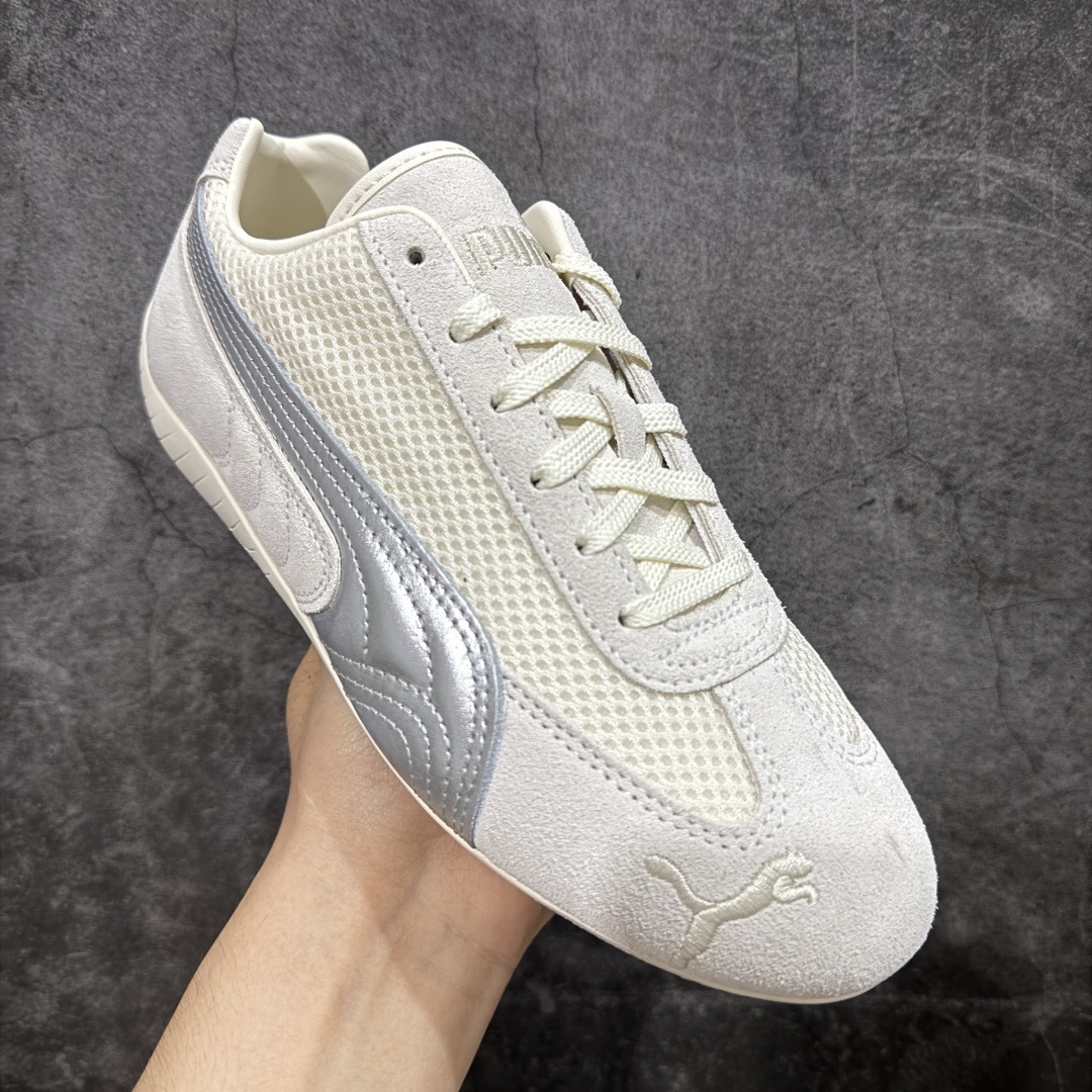 图片[3]-【CS纯原版】Puma Speedcat OG Sparco 彪马罗马阿莫尔系列 复古运动休闲赛车跑鞋 白银 市场第一梯队品质 版型 细节 烫金走线 完全碾压市场任意版本 欢迎对比🆚 工厂耗时3个月开发 原装档案原数据纸版楦型 采用固色翻毛皮鞋面材质(正确二次成型\’猛帮\’成型工艺🆚区别市面版本!!) 外置原数据开发轻量耐磨橡胶大底💪🏻 全球知名运动品牌PUMA宝马赛车系列 融合了宝马车队的标志性配色 以趣味十足又前卫复古的设计引领潮流 将赛道精神融入街头时尚 开启前卫竞速之旅 主打前卫复古风 Roma鞋款的鞋侧以复古的流线造型 缀以宝马经典Logo 巧妙吸睛 而Speedcat鞋款以亮眼三色条纹元素缀以舒适鞋面 赋予了独特的个性美学 演绎赛车的无尽能量 货号：403902-01 尺码：35-45-选品中心