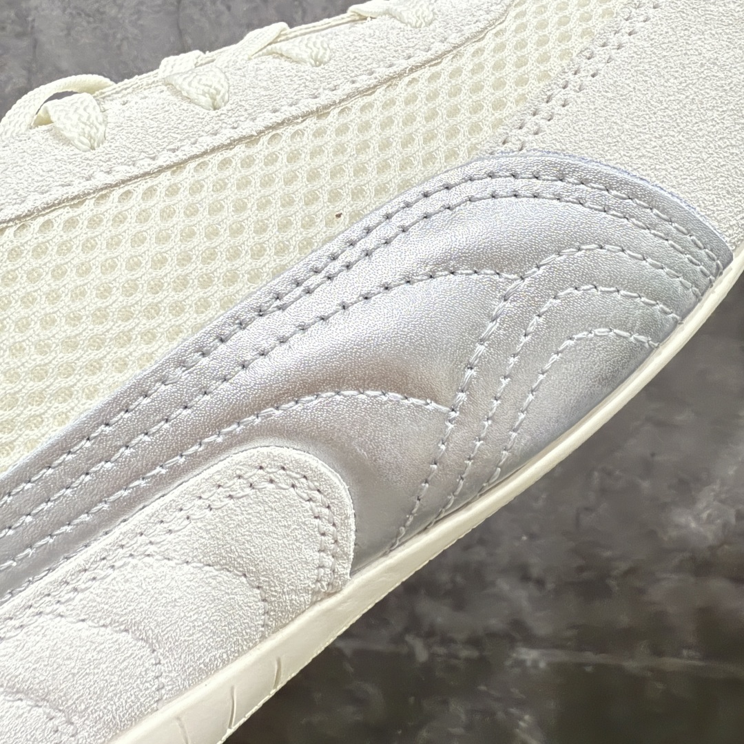 图片[3]-【CS纯原版】Puma Speedcat OG Sparco 彪马罗马阿莫尔系列 复古运动休闲赛车跑鞋 白银 市场第一梯队品质 版型 细节 烫金走线 完全碾压市场任意版本 欢迎对比🆚 工厂耗时3个月开发 原装档案原数据纸版楦型 采用固色翻毛皮鞋面材质(正确二次成型\’猛帮\’成型工艺🆚区别市面版本!!) 外置原数据开发轻量耐磨橡胶大底💪🏻 全球知名运动品牌PUMA宝马赛车系列 融合了宝马车队的标志性配色 以趣味十足又前卫复古的设计引领潮流 将赛道精神融入街头时尚 开启前卫竞速之旅 主打前卫复古风 Roma鞋款的鞋侧以复古的流线造型 缀以宝马经典Logo 巧妙吸睛 而Speedcat鞋款以亮眼三色条纹元素缀以舒适鞋面 赋予了独特的个性美学 演绎赛车的无尽能量 货号：403902-01 尺码：35-45-选品中心