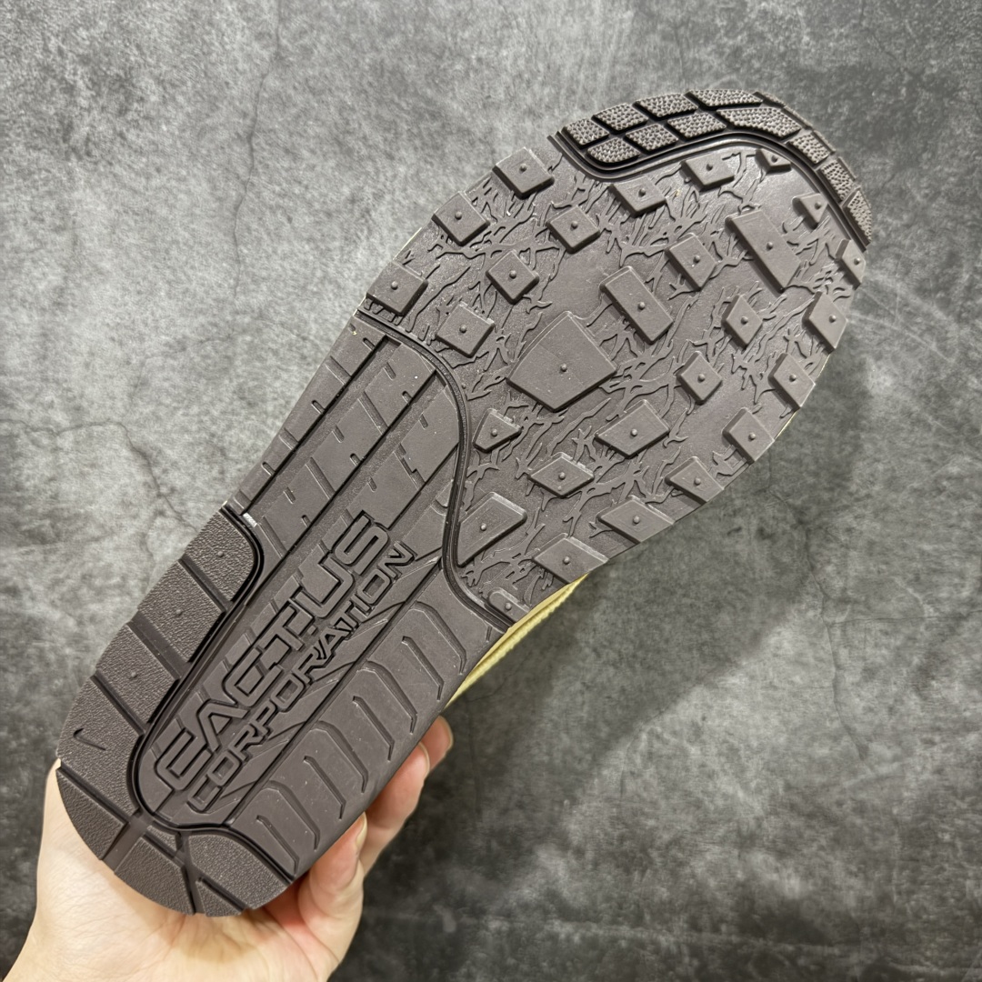图片[9]-【外贸纯原版】Travis Scott x Nike Air Max 1 TS复古休闲跑步鞋 巴洛克棕卡其色 倒钩 货号：DO9392-701 外贸大厂全新开发出品 多次改良 品质细节完美升级出货 全新原楦档案原纸版数据开发版型 采用同源一致Prime Asia原厂丝光头层磨砂皮革饰片组合原装三明治网布物料 麂皮绒感刷色感十足 原厂材质纯手工复杂串珠效果倒钩子 正确二次成型\’猛帮\’成型工艺❌区别市面版本 升级回弹PU缓震中底材质 全新独家开模底纹橡胶鞋底 尺码：36 36.5 37.5 38 38.5 39 40 40.5 41 42 42.5 43 44 44.5 45 46 47.5（女码后期出货）-选品中心
