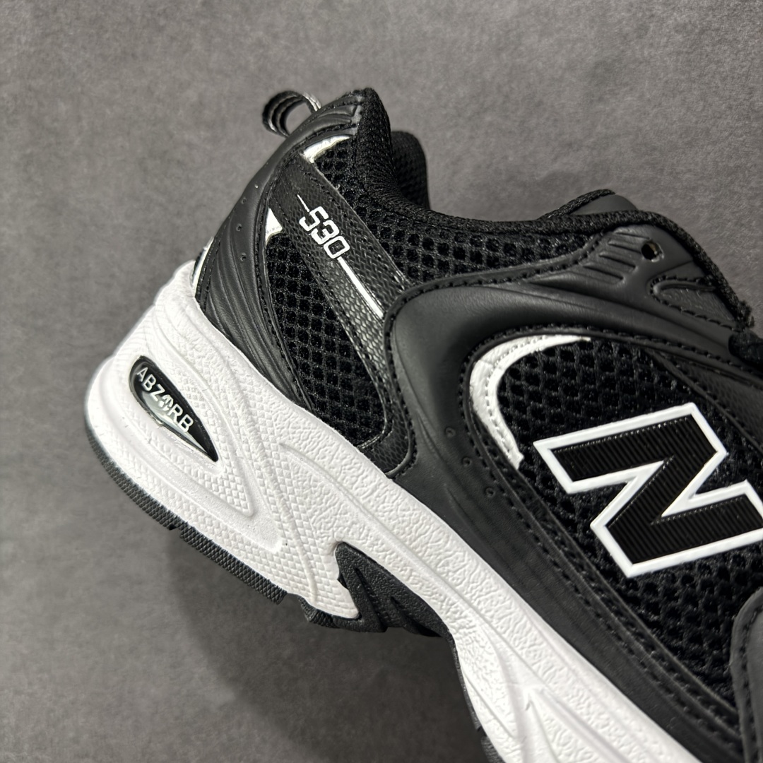 图片[6]-【K8版本】New Balance NB530 新百伦复古透气跑步鞋 抛弃过往以皮革为主的人气轮廓 以极具复古风范的跑鞋外观呈现 设计上全鞋以简约清爽的纯白色作基底 鞋身覆盖大面积织物网眼材质 并于鞋头、鞋带孔眼片等细节处点缀对比鲜明的反光银镀层凸显 鞋舌、侧身等位置则辅以一贯的「N」字标志和品牌徽标彰显身份 最后通过搭载的 ABZORB 缓震中底完善整体造型 货号：MR530SD 尺码：36-45带半码-选品中心