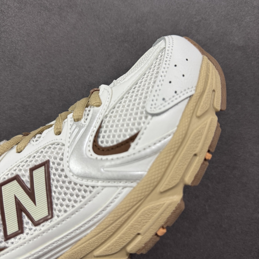 图片[5]-【K8版本】New Balance NB530 新百伦复古透气跑步鞋 抛弃过往以皮革为主的人气轮廓 以极具复古风范的跑鞋外观呈现 设计上全鞋以简约清爽的纯白色作基底 鞋身覆盖大面积织物网眼材质 并于鞋头、鞋带孔眼片等细节处点缀对比鲜明的反光银镀层凸显 鞋舌、侧身等位置则辅以一贯的「N」字标志和品牌徽标彰显身份 最后通过搭载的 ABZORB 缓震中底完善整体造型 货号：MR530NI 尺码：36-45带半码-选品中心