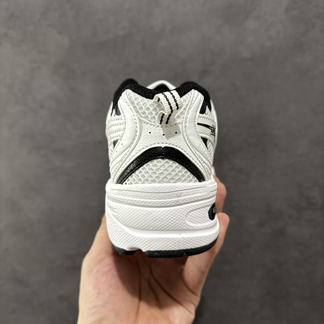 图片[4]-【K8版本】New Balance NB530 新百伦复古透气跑步鞋 抛弃过往以皮革为主的人气轮廓 以极具复古风范的跑鞋外观呈现 设计上全鞋以简约清爽的纯白色作基底 鞋身覆盖大面积织物网眼材质 并于鞋头、鞋带孔眼片等细节处点缀对比鲜明的反光银镀层凸显 鞋舌、侧身等位置则辅以一贯的「N」字标志和品牌徽标彰显身份 最后通过搭载的 ABZORB 缓震中底完善整体造型 货号：MR530EWB 尺码：36-45带半码-选品中心