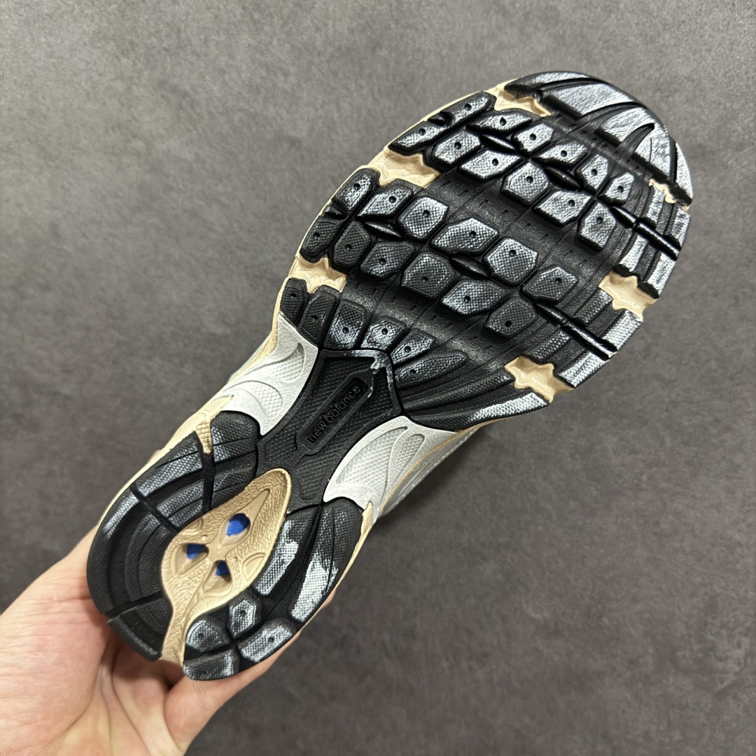 图片[9]-【K8版本】New Balance NB530 新百伦复古透气跑步鞋 抛弃过往以皮革为主的人气轮廓 以极具复古风范的跑鞋外观呈现 设计上全鞋以简约清爽的纯白色作基底 鞋身覆盖大面积织物网眼材质 并于鞋头、鞋带孔眼片等细节处点缀对比鲜明的反光银镀层凸显 鞋舌、侧身等位置则辅以一贯的「N」字标志和品牌徽标彰显身份 最后通过搭载的 ABZORB 缓震中底完善整体造型 货号：MR530VS 尺码：36-45带半码-选品中心