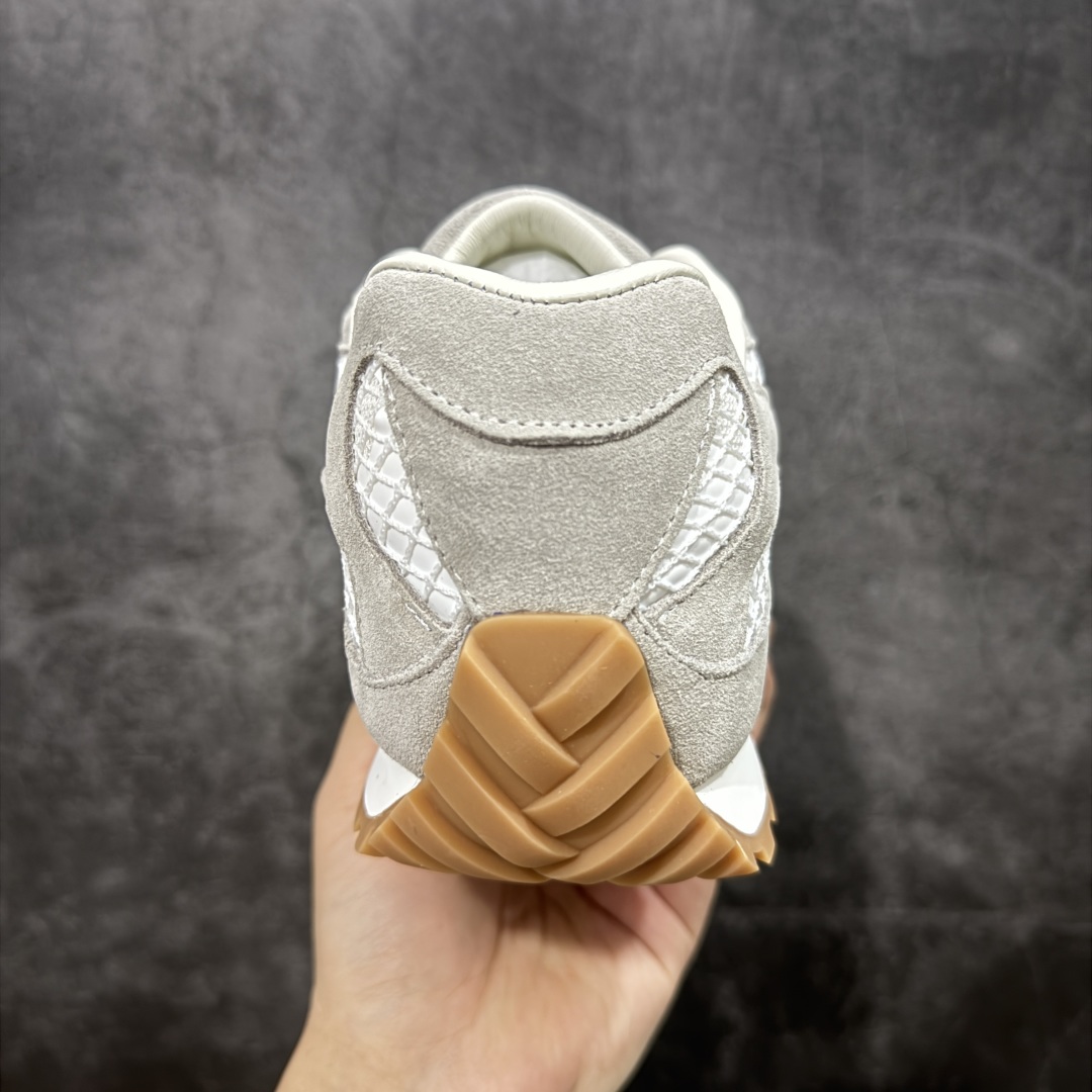 图片[4]-【莞产代购版】BOTTEGA VENETA Orbit Runner BV葆蝶家时尚休闲王一博同款老爹鞋运动鞋 原版开发 一比一打造 相似度百分之99以上 市场一梯队级别品质 区别市场任何标文顶级品质版本 采用轻质科技网布面料 搭配几何图案设计橡胶外底 王炸系列 高版本 认准套包工艺 实际增高很多哦 还是一样显腿细非常nice 耐玩耐造 对标对版 套包鞋工艺 认准高版本 大底选用拼色TPU大底 配置原版包装 尺码：35 36 37 38 39 40 41 42 43 44 45-选品中心