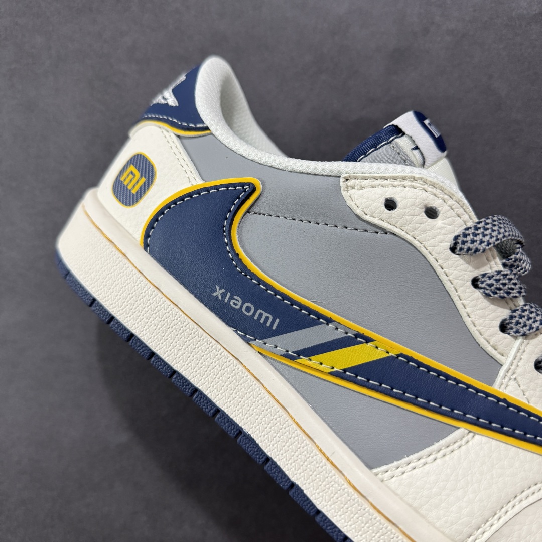 图片[6]-【定制版】Travis Scott x Fragment Design x Air Jordan 1 Low OG SP AJ1 乔1 小米联名 流星蓝 低帮文化休闲板鞋  #多方联名合作融合了Travis Scott 独特的音乐风格，藤原浩个性的设计风格以及Jordan品牌的经典元素 使其成为一双具有独特身份和价值的鞋子 清新而立体的外观加上联名标识更突出了其独特身份 这种配色方案显示出活力和时尚感 在视觉上引人注目 鞋身的质感和细腻的细节处理使其显得高端而格调十足 这款“倒钩”联名是设计与创意完美结合 融合多方的个性风格是一款备受瞩目的潮流鞋款  货号：XX3168-212 尺码：36 36.5 37.5 38 38.5 39 40 40.5 41 42 42.5 43 44 44.5 45-选品中心