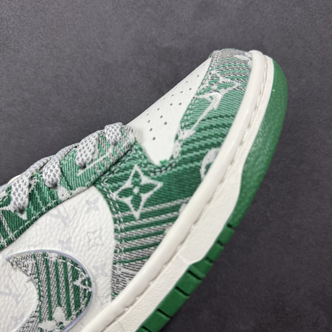 图片[5]-【定制版】Nike SB Dunk Low LV联名 灰绿牛仔 周年高端定制 低帮休闲板鞋  #定制鞋盒 大厂纯原品质出货 超高清洁度 皮料切割干净无任何毛边 细节完美   货号：SC9772-811 尺码：36 36.5 37.5 38 38.5 39 40 40.5 41 42 42.5 43 44 44.5 45-选品中心