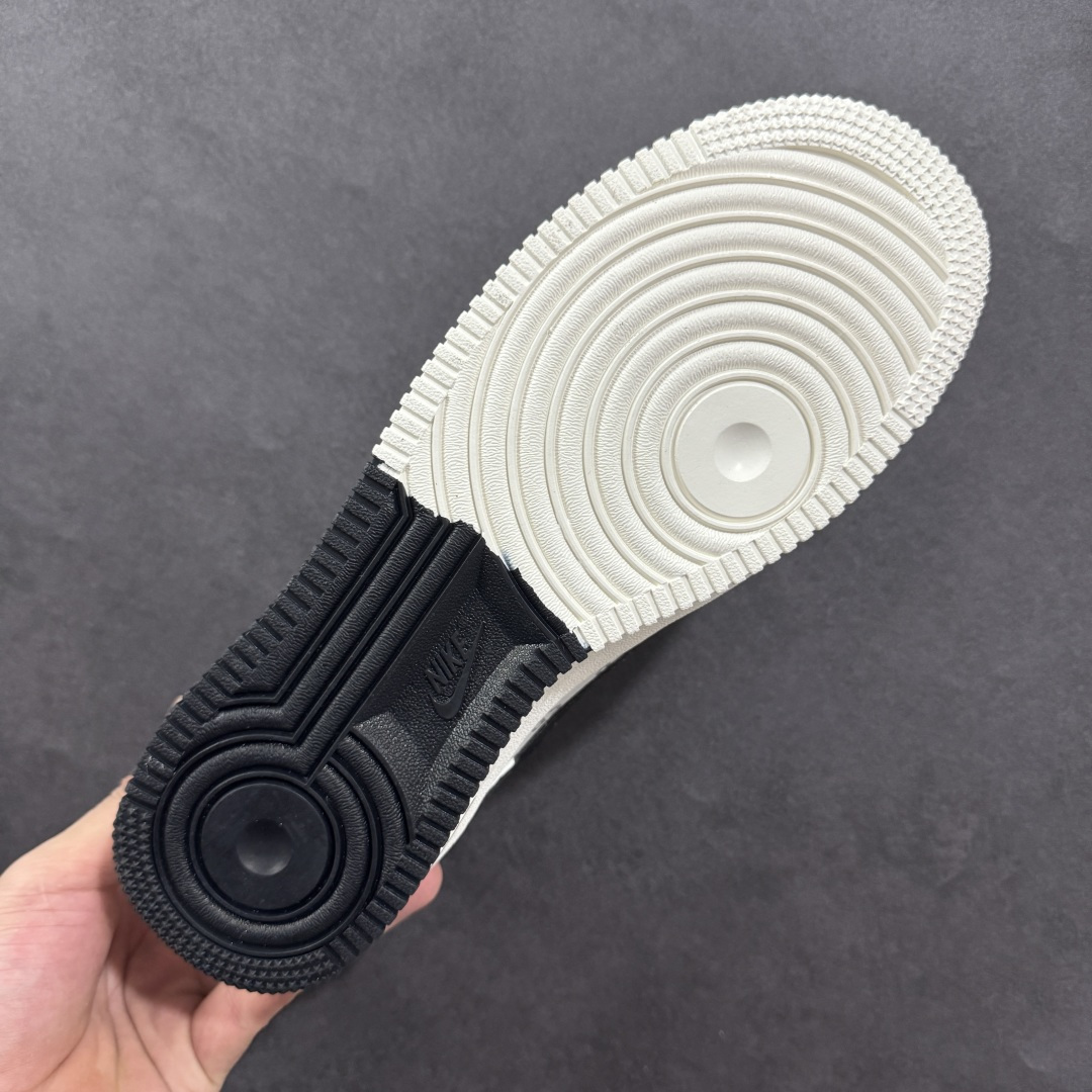 图片[9]-【定制版】海外爆款限量发售！高端定制Nike Air Force 1 \’07 Low Supreme联名— 白黑印花 高端定制 低帮休闲板鞋 定制鞋盒 大厂纯原品质出货 超高清洁度 皮料切割干净无任何毛边 细节完美 货号：AM1588-011 尺码：36 36.5 37.5 38 38.5 39 40 40.5 41 42 42.5 43 44 44.5 45-选品中心