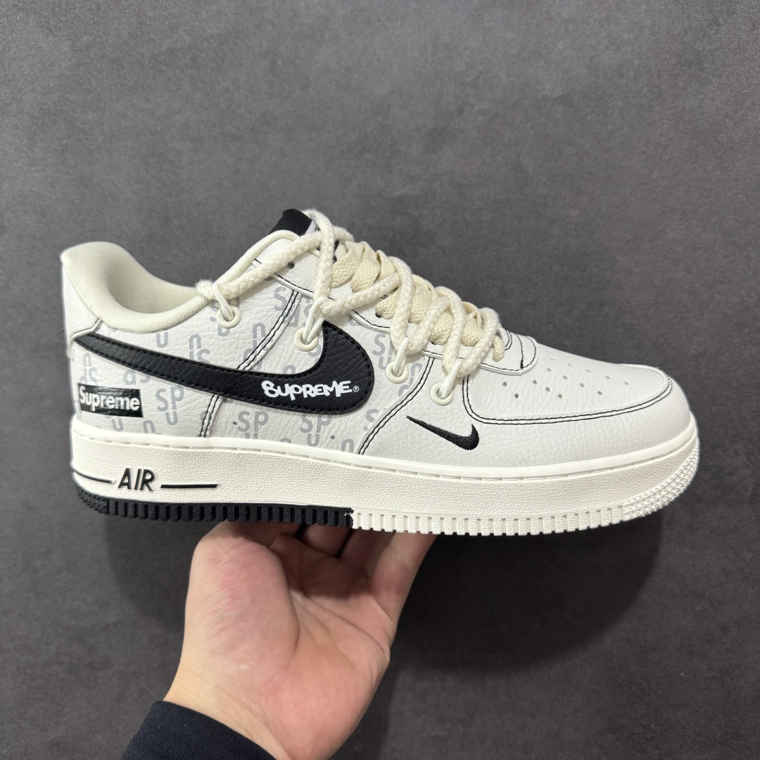 【定制版】海外爆款限量发售！高端定制Nike Air Force 1 \'07 Low Supreme联名--- 白黑印花 高端定制 低帮休闲板鞋 定制鞋盒 大厂纯原品质出货 超高清洁度 皮料切割干净无任何毛边 细节完美 货号：AM1588-011 尺码：36 36.5 37.5 38 38.5 39 40 40.5 41 42 42.5 43 44 44.5 45-选品中心