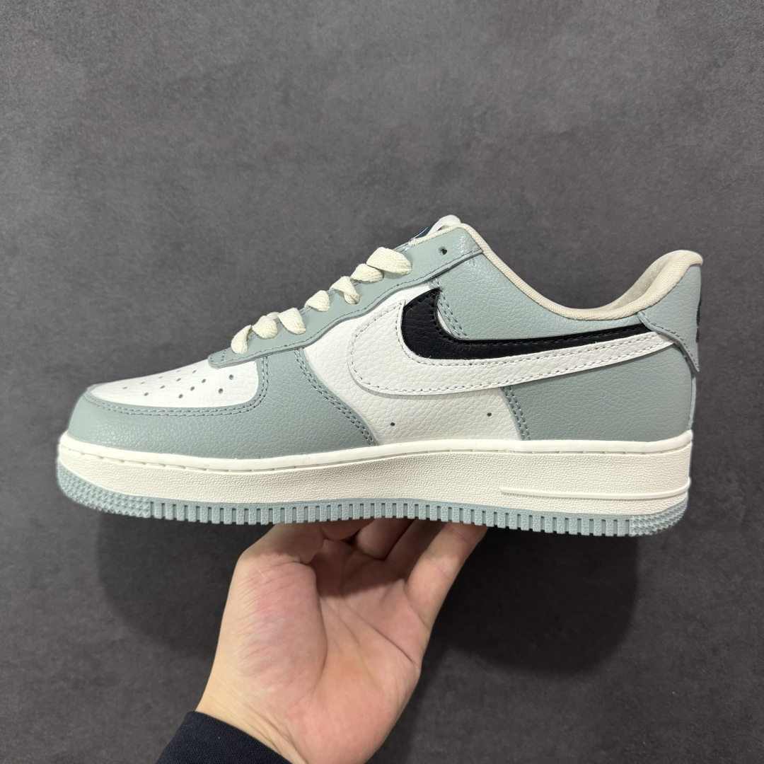 图片[2]-【定制版】海外爆款限量发售！高端定制Nike Air Force 1 \’07 Low 北面联名— 双钩浅灰黑 高端定制 低帮休闲板鞋 定制鞋盒 大厂纯原品质出货 超高清洁度 皮料切割干净无任何毛边 细节完美 货号：AM1588-003 尺码：36 36.5 37.5 38 38.5 39 40 40.5 41 42 42.5 43 44 44.5 45-选品中心