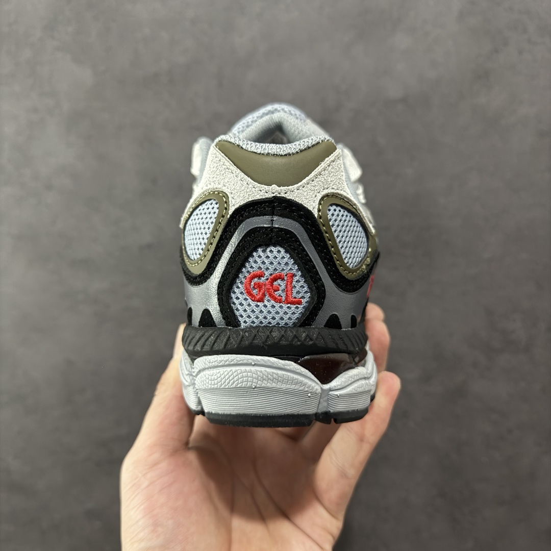 图片[4]-【公司级】Asics Gel-NYC复古单品 亚瑟士ASICSTIGER秋季新款休闲鞋 厚底街头运动休闲鞋 ASICS亚瑟士推出全新GEL-NYC，彰显纽约都市活力 这次的新系列融入了多个版本GEL的经典设计风格，广受好评。其设计灵感来源于GEL-NIMBUS 3,GEL-MC PLUS V 和 GEL-CUMULUS 16 这些往日经典鞋款。GEL-NYC使用GEL-CUMULUS 16鞋款的鞋楦设计,展现了独特的现代化美学。鞋底采用了轻质发泡材料,并在后跟和前掌处采用了ASICS亚瑟士核心科技——GEL缓震胶,赋予鞋款强大的缓冲性能,提供了更柔软舒适的穿着体验。而在原有设计的启发之上,此次鞋款采用更贴合当今潮流趋势的材料和创新技术,展现出纽约充满活力的都市精神。 尺码：36-45-选品中心