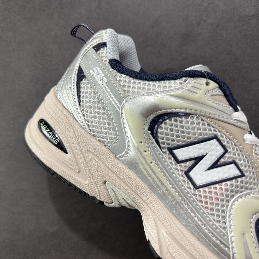 图片[6]-【K8版本】New Balance NB530 新百伦复古透气跑步鞋 抛弃过往以皮革为主的人气轮廓 以极具复古风范的跑鞋外观呈现 设计上全鞋以简约清爽的纯白色作基底 鞋身覆盖大面积织物网眼材质 并于鞋头、鞋带孔眼片等细节处点缀对比鲜明的反光银镀层凸显 鞋舌、侧身等位置则辅以一贯的「N」字标志和品牌徽标彰显身份 最后通过搭载的 ABZORB 缓震中底完善整体造型 货号：MR530KA 尺码：36-45带半码-选品中心
