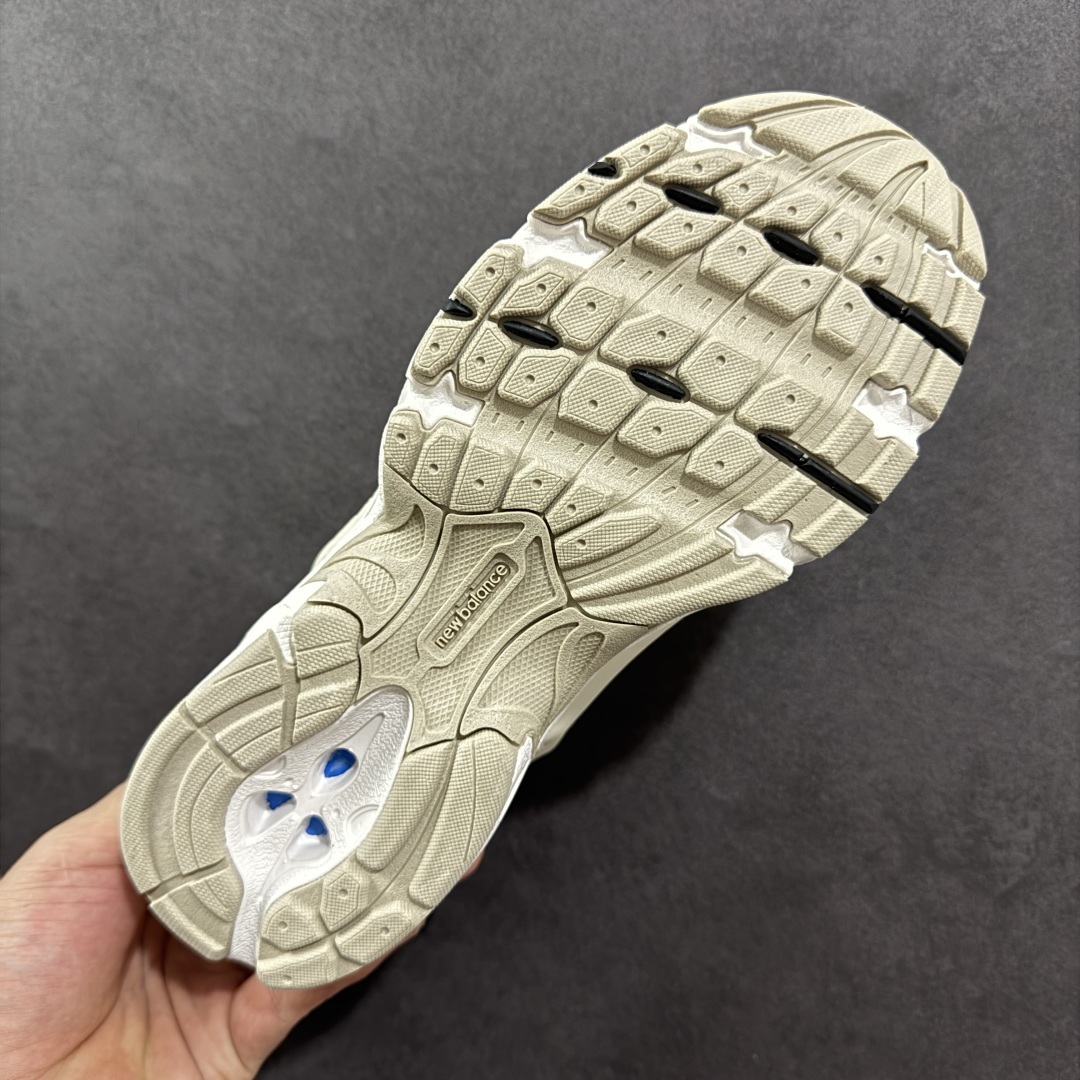 图片[9]-【K8版本】New Balance NB530 新百伦复古透气跑步鞋 抛弃过往以皮革为主的人气轮廓 以极具复古风范的跑鞋外观呈现 设计上全鞋以简约清爽的纯白色作基底 鞋身覆盖大面积织物网眼材质 并于鞋头、鞋带孔眼片等细节处点缀对比鲜明的反光银镀层凸显 鞋舌、侧身等位置则辅以一贯的「N」字标志和品牌徽标彰显身份 最后通过搭载的 ABZORB 缓震中底完善整体造型 货号：MR530SH 尺码：36-45带半码-选品中心