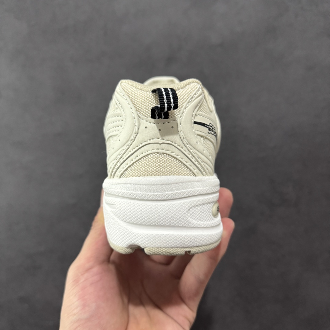 图片[4]-【K8版本】New Balance NB530 新百伦复古透气跑步鞋 抛弃过往以皮革为主的人气轮廓 以极具复古风范的跑鞋外观呈现 设计上全鞋以简约清爽的纯白色作基底 鞋身覆盖大面积织物网眼材质 并于鞋头、鞋带孔眼片等细节处点缀对比鲜明的反光银镀层凸显 鞋舌、侧身等位置则辅以一贯的「N」字标志和品牌徽标彰显身份 最后通过搭载的 ABZORB 缓震中底完善整体造型 货号：MR530SH 尺码：36-45带半码-选品中心