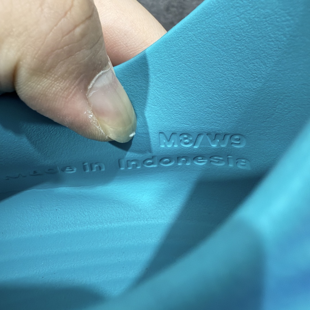  
【正确】Nike Reactx Rejuven 8 耐克新款夏季沙滩凉鞋拖鞋洞洞鞋  HV5060-