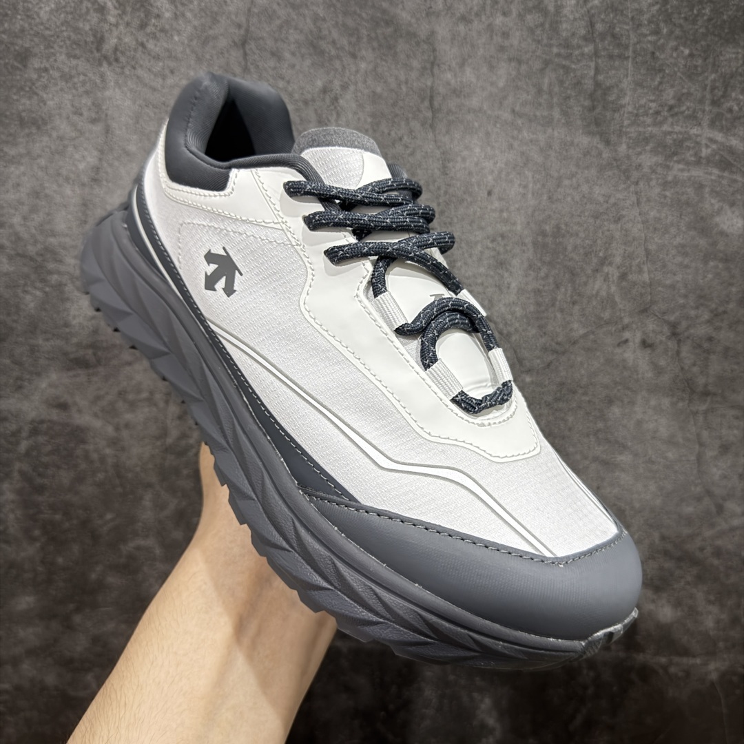 【纯原】DESCENTE Terrain D 迪桑特舒适柔软防滑耐磨低帮生活休闲鞋
市面最优品质