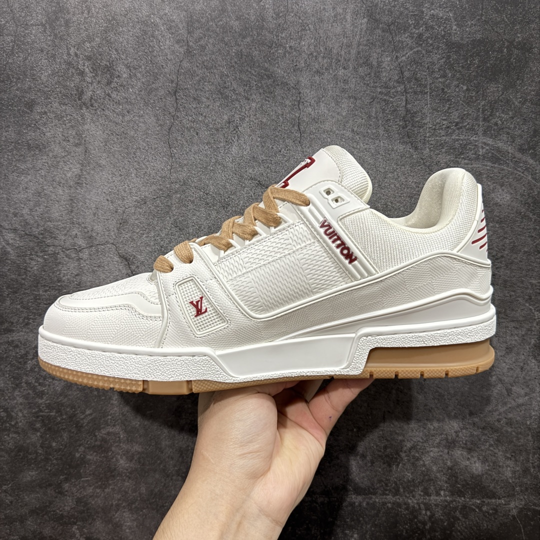 图片[2]-【佛山顶级超A版】Louis Vuitton LV Trainer系列 白红 白色高周波 仓库现货 当天可取 私人订单 专柜混卖零售专供 所有配色均为购买原版复刻 整体版型 皮料 市场独一无二 后跟版型都可以自行对比[机智]吊打市场所有货 怒甩十条街，欢迎拿市场各大工厂的货来对比！ 鞋舌烫金超正 压印程度秒杀市面90%以上的高端货 新配色陆续开发出货 尺码：39-45-选品中心