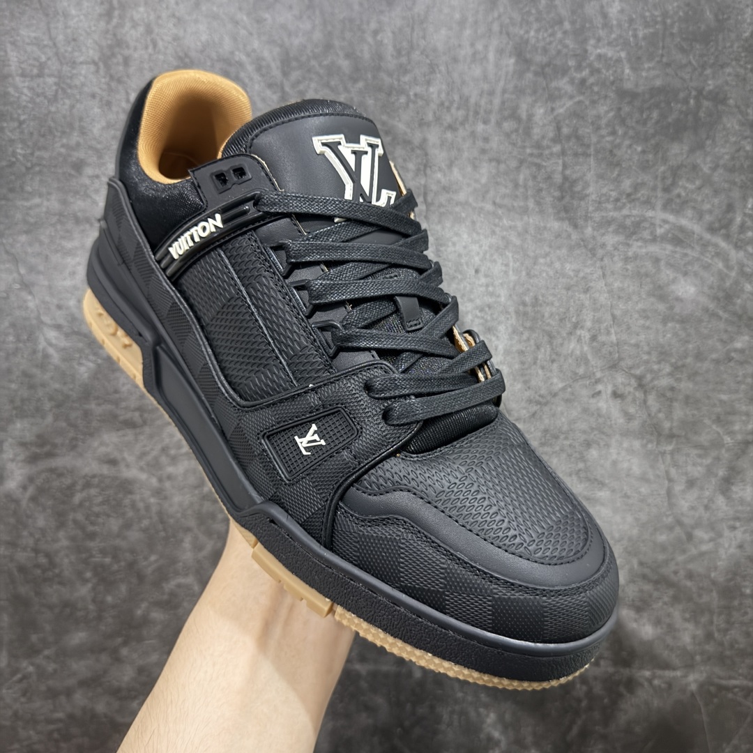图片[3]-【佛山顶级超A版】Louis Vuitton LV Trainer系列 黑棕 黑色高周波 仓库现货 当天可取 私人订单 专柜混卖零售专供 所有配色均为购买原版复刻 整体版型 皮料 市场独一无二 后跟版型都可以自行对比[机智]吊打市场所有货 怒甩十条街，欢迎拿市场各大工厂的货来对比！ 鞋舌烫金超正 压印程度秒杀市面90%以上的高端货 新配色陆续开发出货 尺码：39-45-选品中心
