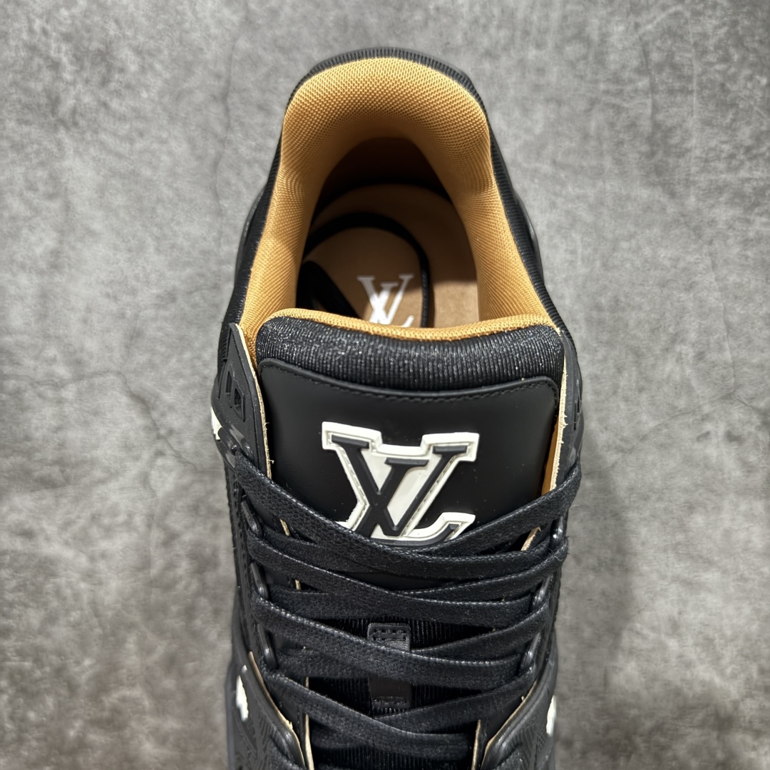 图片[8]-【佛山顶级超A版】Louis Vuitton LV Trainer系列 黑棕 黑色高周波 仓库现货 当天可取 私人订单 专柜混卖零售专供 所有配色均为购买原版复刻 整体版型 皮料 市场独一无二 后跟版型都可以自行对比[机智]吊打市场所有货 怒甩十条街，欢迎拿市场各大工厂的货来对比！ 鞋舌烫金超正 压印程度秒杀市面90%以上的高端货 新配色陆续开发出货 尺码：39-45-选品中心