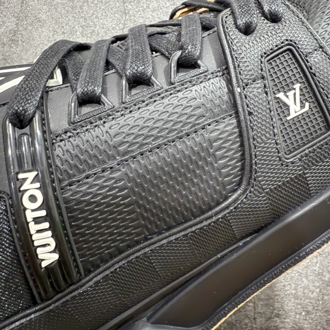 图片[3]-【佛山顶级超A版】Louis Vuitton LV Trainer系列 黑棕 黑色高周波 仓库现货 当天可取 私人订单 专柜混卖零售专供 所有配色均为购买原版复刻 整体版型 皮料 市场独一无二 后跟版型都可以自行对比[机智]吊打市场所有货 怒甩十条街，欢迎拿市场各大工厂的货来对比！ 鞋舌烫金超正 压印程度秒杀市面90%以上的高端货 新配色陆续开发出货 尺码：39-45-选品中心