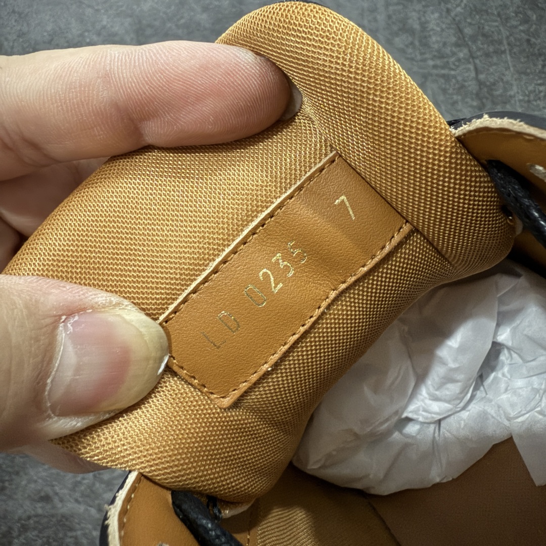 图片[6]-【佛山顶级超A版】Louis Vuitton LV Trainer系列 黑棕 黑色高周波 仓库现货 当天可取 私人订单 专柜混卖零售专供 所有配色均为购买原版复刻 整体版型 皮料 市场独一无二 后跟版型都可以自行对比[机智]吊打市场所有货 怒甩十条街，欢迎拿市场各大工厂的货来对比！ 鞋舌烫金超正 压印程度秒杀市面90%以上的高端货 新配色陆续开发出货 尺码：39-45-选品中心