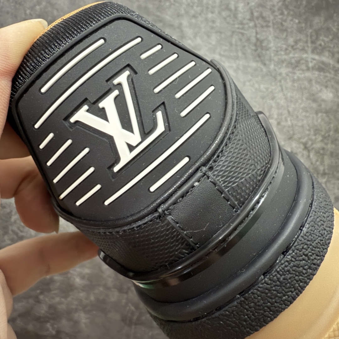 图片[2]-【佛山顶级超A版】Louis Vuitton LV Trainer系列 黑棕 黑色高周波 仓库现货 当天可取 私人订单 专柜混卖零售专供 所有配色均为购买原版复刻 整体版型 皮料 市场独一无二 后跟版型都可以自行对比[机智]吊打市场所有货 怒甩十条街，欢迎拿市场各大工厂的货来对比！ 鞋舌烫金超正 压印程度秒杀市面90%以上的高端货 新配色陆续开发出货 尺码：39-45-选品中心