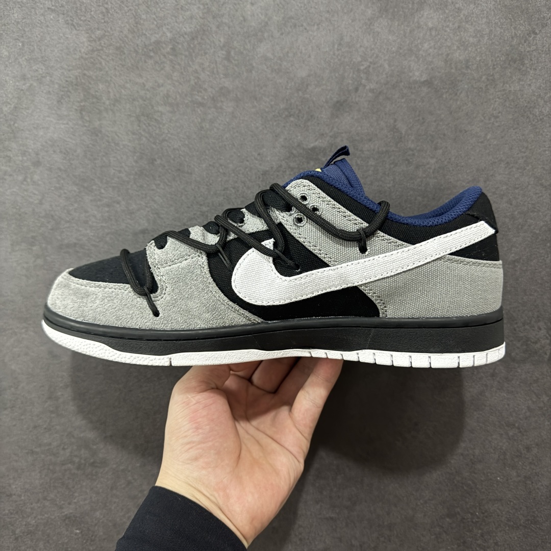 图片[2]-【定制版】Nike Dunk SB 陨石 荒漠废土 灰黑 此款以简约大方的造型设计，给人以随性休闲的时尚格调，穿着舒适轻便，运动灵活自如，满足日常个性穿搭。 货号： DX6775-400 尺码： 36 36.5 37.5 38 38.5 39 40 40.5 41 42 42.5 43 44 44.5 45 46-选品中心