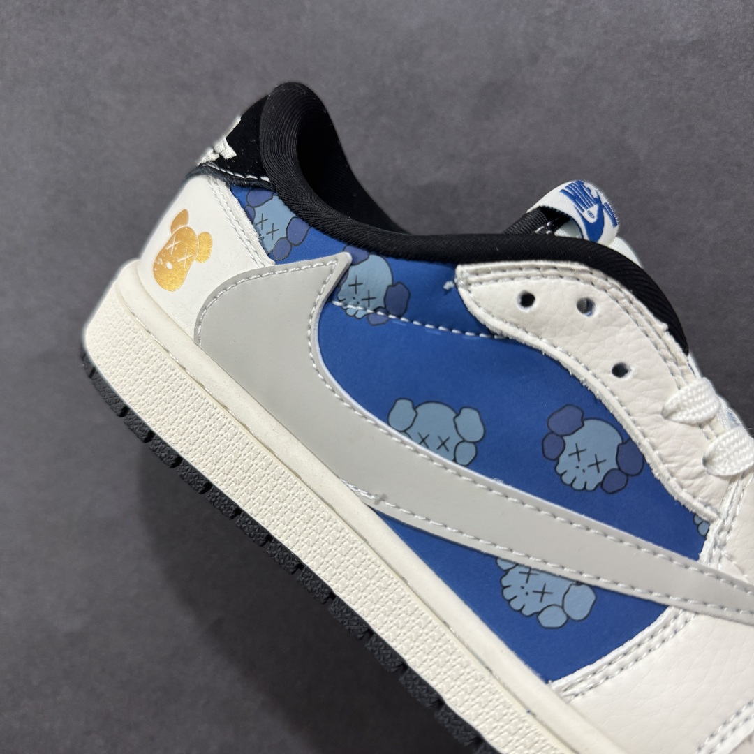 💰300 LY直供 OG版公司货
【乔1】Travis Scott x Fragment Design x Air Jordan 1 Low OG SP AJ1 乔1 暴力熊联名 灰蓝卡通 低帮文化休闲板鞋 XS2024-053
#多方联名合作融合了Travis Scott 独特的音乐风格,藤原浩个性的设计风格以及Jordan品牌的经典元素 使其成为一双具有独特身份和价值的鞋子 清新而立体的外观加上联名标识更突出了其独特身份 这种配色方案显示出活力和时尚感 在视觉上引人注目 鞋身的质感和细腻的细节处理使其显得高端而格调十足 这款“倒钩”联名是设计与创意完美结合 融合多方的个性风格是一款备受瞩目的潮流鞋款
尺码:36 36.5 37.5 38 38.5 39 40 40.5 41 42 42.5 43 44 44.5 45
编码:HXS330340
