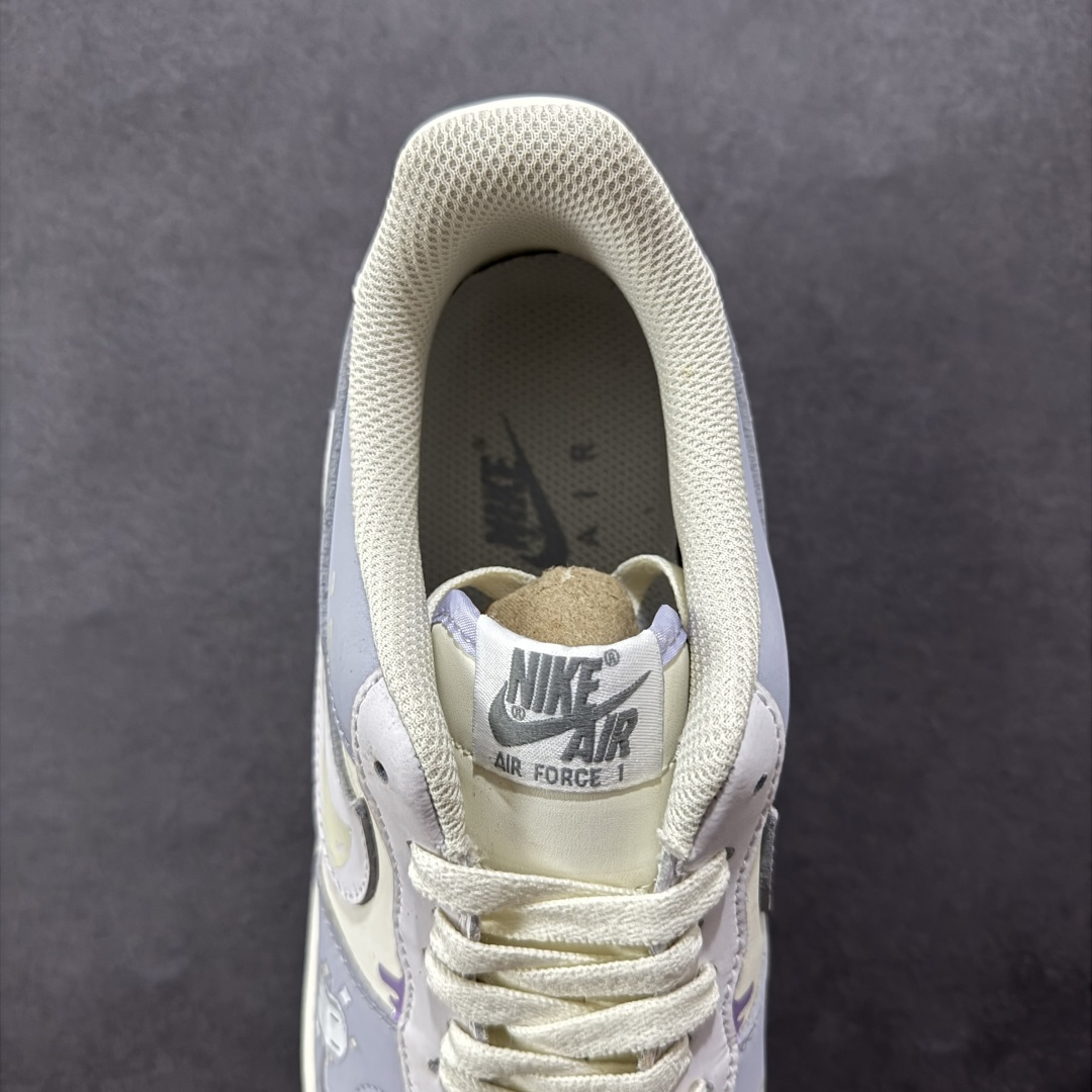图片[7]-【定制版】Nike Air Force 1\’07 Low 拉布布紫 空军一号低帮休闲运动板鞋 DB3301-221  #拉布布是一个充满魅力的小精灵。它有着色彩斑斓的身体，像是从梦幻世界中走出来的一样。它的眼睛如同璀璨的宝石，闪烁着神秘的光芒。  尺码：36 36.5 37.5 38 38.5 39 40 40.5 41 42 42.5 43 44 44.5 45-选品中心