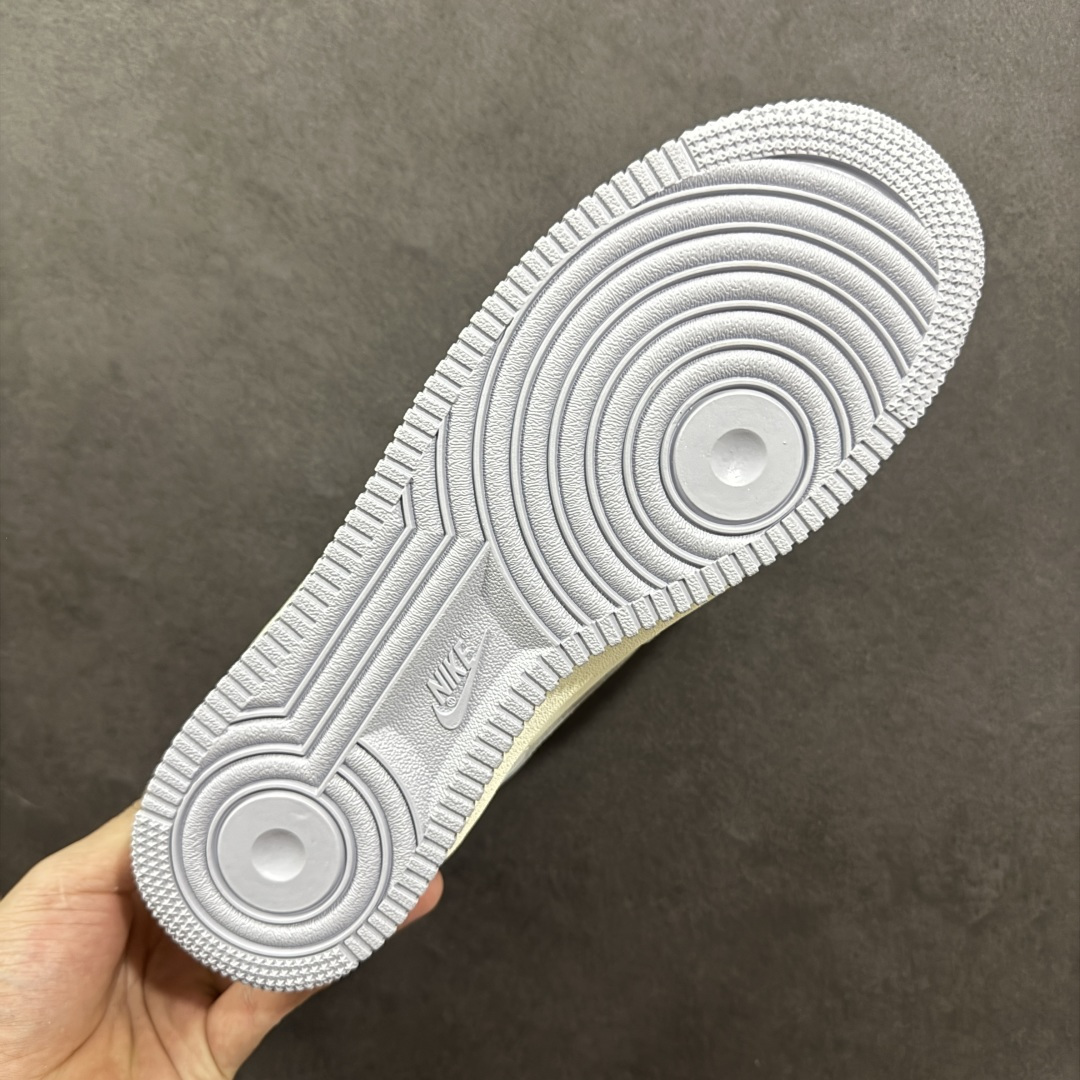 图片[9]-【定制版】Nike Air Force 1\’07 Low 拉布布紫 空军一号低帮休闲运动板鞋 DB3301-221  #拉布布是一个充满魅力的小精灵。它有着色彩斑斓的身体，像是从梦幻世界中走出来的一样。它的眼睛如同璀璨的宝石，闪烁着神秘的光芒。  尺码：36 36.5 37.5 38 38.5 39 40 40.5 41 42 42.5 43 44 44.5 45-选品中心