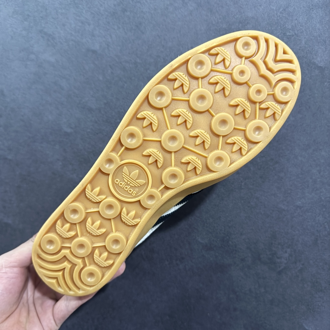 图片[9]-【定制版】Adidas 德训鞋 “Supreme联名-米白”高端定制 大厂纯原品质出货 超高清洁度 细节完美 舒适百搭 低帮休闲板鞋 男女同款 货号：SC9207-726 尺码：36 36.5 37.5 38 38.5 39 40 40.5 41 42 42.5 43 44 44.5 45-选品中心