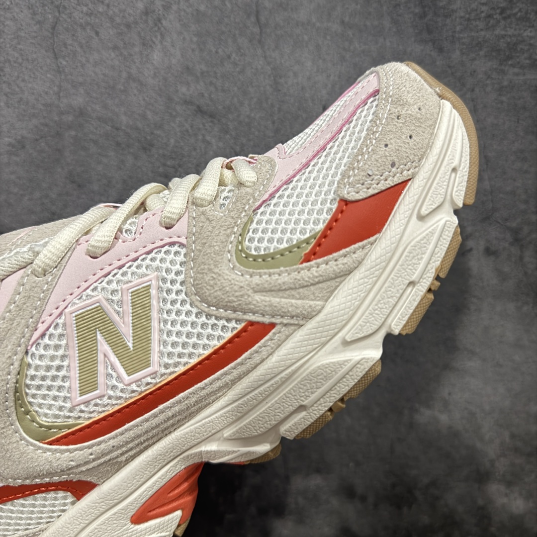 图片[6]-【纯原性价比】New Balance 530 NB530 男女休闲慢跑鞋 MR530JF 大厂出品 所有配色都是原鞋开发 超正版型 超高清洁度和品质 价格更具性价比 实体代购专用订单 配套商长期套现长期补货 全新货品 正常出厂触屏不到的单价 超级跑量款 全套原楦原纸板原厂数据开发 进口三明治网面 原装进口翻毛皮料正确绒感卡色 正确中底拉帮中底网布细节 采用轻质牛剖革拼接透气网眼衬垫织物鞋面材质 T-Beam大底提供足步弓支撑 保持步态稳定 后跟搭载外露缓震胶 鞋身整体以各种深浅不一的灰色覆盖 鞋头以淡蓝色调装饰 网眼衬垫通过不规律的色块实现做旧的美感 泛黄的鞋底更是进一步增添了复古气息 尺码：36 37 37.5 38 38.5 39.5 40 40.5 41.5 42 42.5 43 44 44.5 45-选品中心