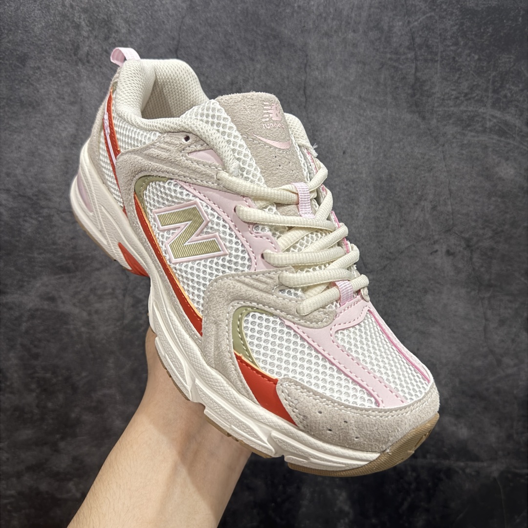 图片[3]-【纯原性价比】New Balance 530 NB530 男女休闲慢跑鞋 MR530JF 大厂出品 所有配色都是原鞋开发 超正版型 超高清洁度和品质 价格更具性价比 实体代购专用订单 配套商长期套现长期补货 全新货品 正常出厂触屏不到的单价 超级跑量款 全套原楦原纸板原厂数据开发 进口三明治网面 原装进口翻毛皮料正确绒感卡色 正确中底拉帮中底网布细节 采用轻质牛剖革拼接透气网眼衬垫织物鞋面材质 T-Beam大底提供足步弓支撑 保持步态稳定 后跟搭载外露缓震胶 鞋身整体以各种深浅不一的灰色覆盖 鞋头以淡蓝色调装饰 网眼衬垫通过不规律的色块实现做旧的美感 泛黄的鞋底更是进一步增添了复古气息 尺码：36 37 37.5 38 38.5 39.5 40 40.5 41.5 42 42.5 43 44 44.5 45-选品中心
