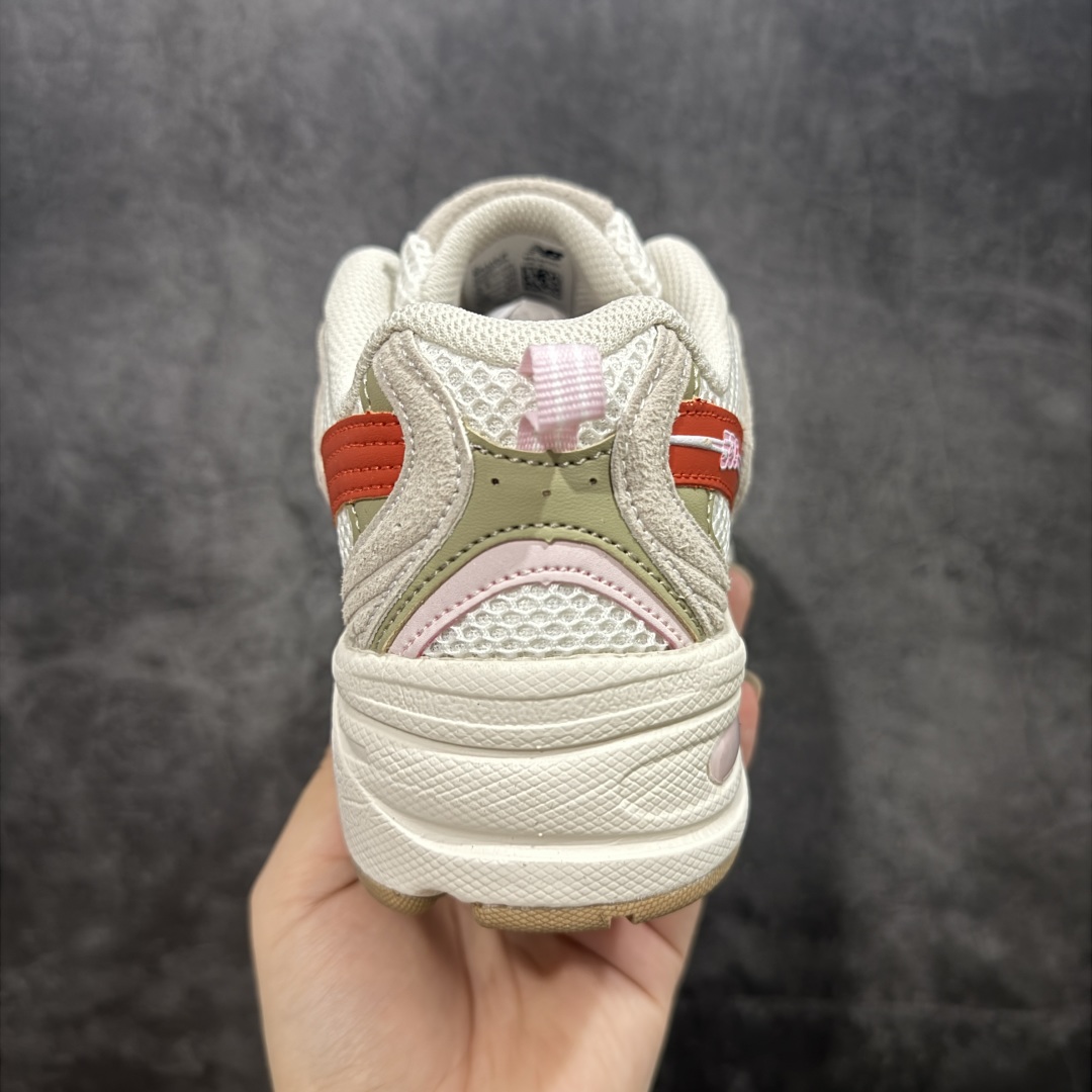 图片[4]-【纯原性价比】New Balance 530 NB530 男女休闲慢跑鞋 MR530JF 大厂出品 所有配色都是原鞋开发 超正版型 超高清洁度和品质 价格更具性价比 实体代购专用订单 配套商长期套现长期补货 全新货品 正常出厂触屏不到的单价 超级跑量款 全套原楦原纸板原厂数据开发 进口三明治网面 原装进口翻毛皮料正确绒感卡色 正确中底拉帮中底网布细节 采用轻质牛剖革拼接透气网眼衬垫织物鞋面材质 T-Beam大底提供足步弓支撑 保持步态稳定 后跟搭载外露缓震胶 鞋身整体以各种深浅不一的灰色覆盖 鞋头以淡蓝色调装饰 网眼衬垫通过不规律的色块实现做旧的美感 泛黄的鞋底更是进一步增添了复古气息 尺码：36 37 37.5 38 38.5 39.5 40 40.5 41.5 42 42.5 43 44 44.5 45-选品中心