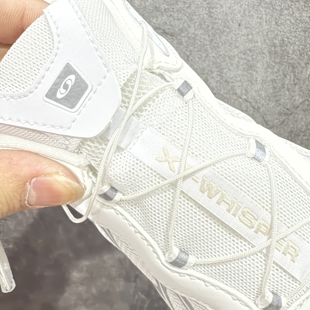 图片[6]-【666版本】SALOMON 萨洛蒙 XT-WHISPER 舒适百搭耐磨轻便低帮 休闲越野训练城市通勤跑步鞋 男女同款 白色 纯原外贸平台特供订单 耗时半年巨作 #全套原纸板楦头开发 #原厂特供网布配套加持 #确保原汁原味 完美呈现版型 #原档数据独家私模五层组合大底 #男女鞋同步官方开发至46 #原装Ortholite轻量化鞋垫 #中底布带钢印编号 原厂TPU锁扣 #进口港宝加持 后跟自然饱满 还原公司包裹性 #鞋面采用SENSIFT贴合技术 #全方位贴合包裹脚型 #鞋跟部鞋底牵引设计 #提供强大的抓地性能 #更适应野外崎岖不平的道路 #基于 SALOMON 初代 XT 鞋身造型并搭载 4D ADVANCED CHASSIS™ 大底打造而成 为这款 XT-WHISPER 带来了多项足部控制与保护等功能性 如在运动过程中控制左右晃动的过程而提高稳定性、改善长途越野过程中足中到足尖的过渡、提高感知岩石的精确度以抵抗尖锐物体对脚底的伤害以及采用动态缓冲来增强穿着舒适感 从而减轻疲劳感 使 XT-WHISPER 成为一双舒适且安全的户外之履 货号：477619 尺码：36 36.5 37.5 38 38.5 39 40 40.5 41 42 42.5 43 44 45 46-选品中心