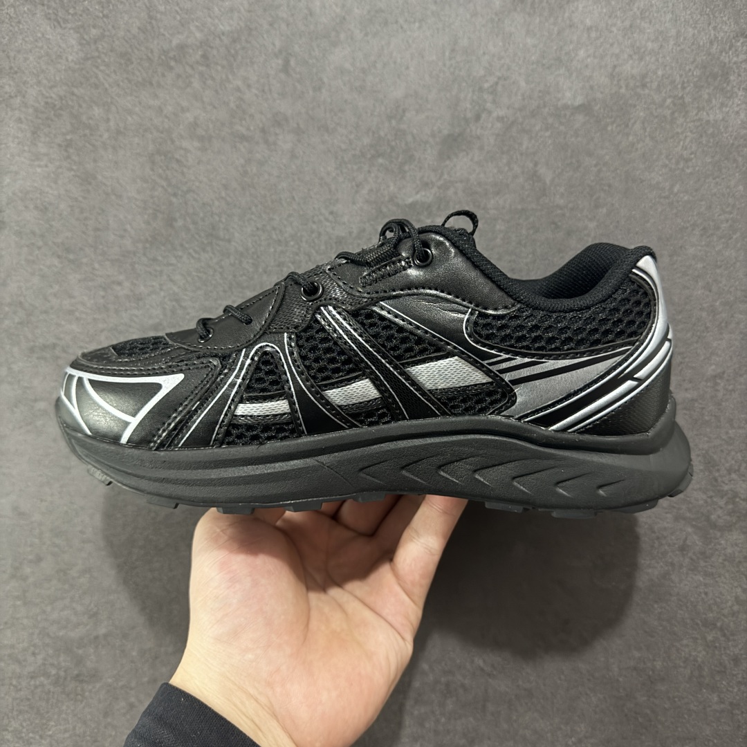 图片[2]-【公司级】THE NORTH FACE SOLID TECH 北面柔软舒适防滑耐磨低帮生活休闲鞋 男女同款 The North Face于1966年成立，一直致力于为户外运动员的每一次严酷探索提供专业装备。作为全球户外运动领导品牌，The NorthFace以经过专业运动员测试、适应各类户外需求的产品助力探索者不断超越自我，激发人类潜能。The North Face象征着众多山脉中更冷、更值得挑战的北坡。品牌标志则来自Half Dome，一座位于美国加州Yosemite NationalPark（优胜美地国家公园）里的山峰，中文名字取为「北面」，象征着不畏惧的户外探索精神。1997年，The North Face采用全新的宣传标语「Never Stop Exploring探索永不停止」，体现品牌的探索精神，成为品牌的座右铭。 尺码：36/45-选品中心