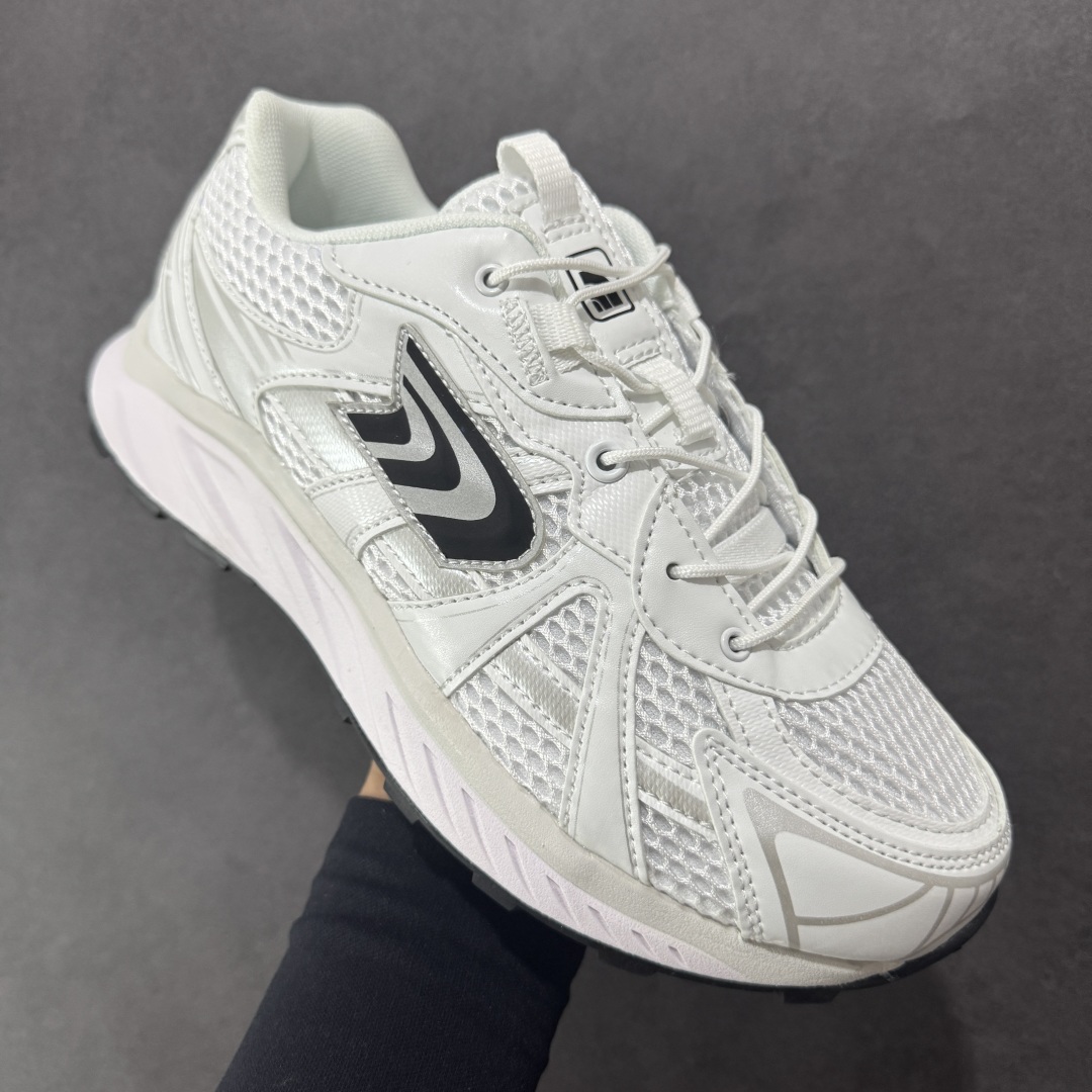 图片[3]-【公司级】THE NORTH FACE SOLID TECH 北面柔软舒适防滑耐磨低帮生活休闲鞋 男女同款 The North Face于1966年成立，一直致力于为户外运动员的每一次严酷探索提供专业装备。作为全球户外运动领导品牌，The NorthFace以经过专业运动员测试、适应各类户外需求的产品助力探索者不断超越自我，激发人类潜能。The North Face象征着众多山脉中更冷、更值得挑战的北坡。品牌标志则来自Half Dome，一座位于美国加州Yosemite NationalPark（优胜美地国家公园）里的山峰，中文名字取为「北面」，象征着不畏惧的户外探索精神。1997年，The North Face采用全新的宣传标语「Never Stop Exploring探索永不停止」，体现品牌的探索精神，成为品牌的座右铭。 尺码：36/45-选品中心