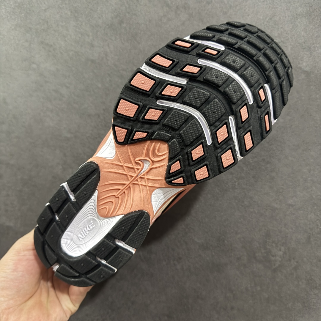 图片[9]-【公司级】NK V5 RNR 舒适百搭防滑耐磨低帮跑步鞋 IF2330-600 舒适有型适合日常穿着 该鞋款延续千禧年经典设计搭载泡绵中底 厚实而轻盈匠心细节巧搭立体耐克勾标志焕新演绎复古跑鞋 鞋款从千禧年美学汲取灵感 混搭多种材质突显层次感立体感和传统跑步风范 尺码：36 36.5 37.5 38 38.5 39 40 40.5 41 42 42.5 43 44 44.5 45-选品中心